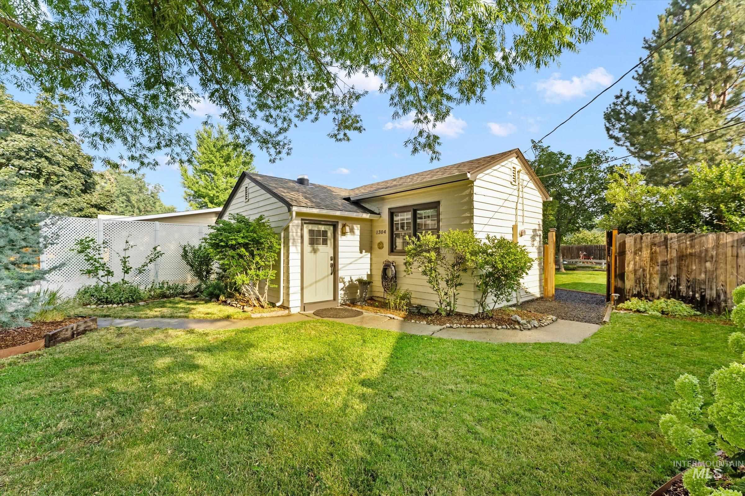 1304 W Targee Property Photo 29