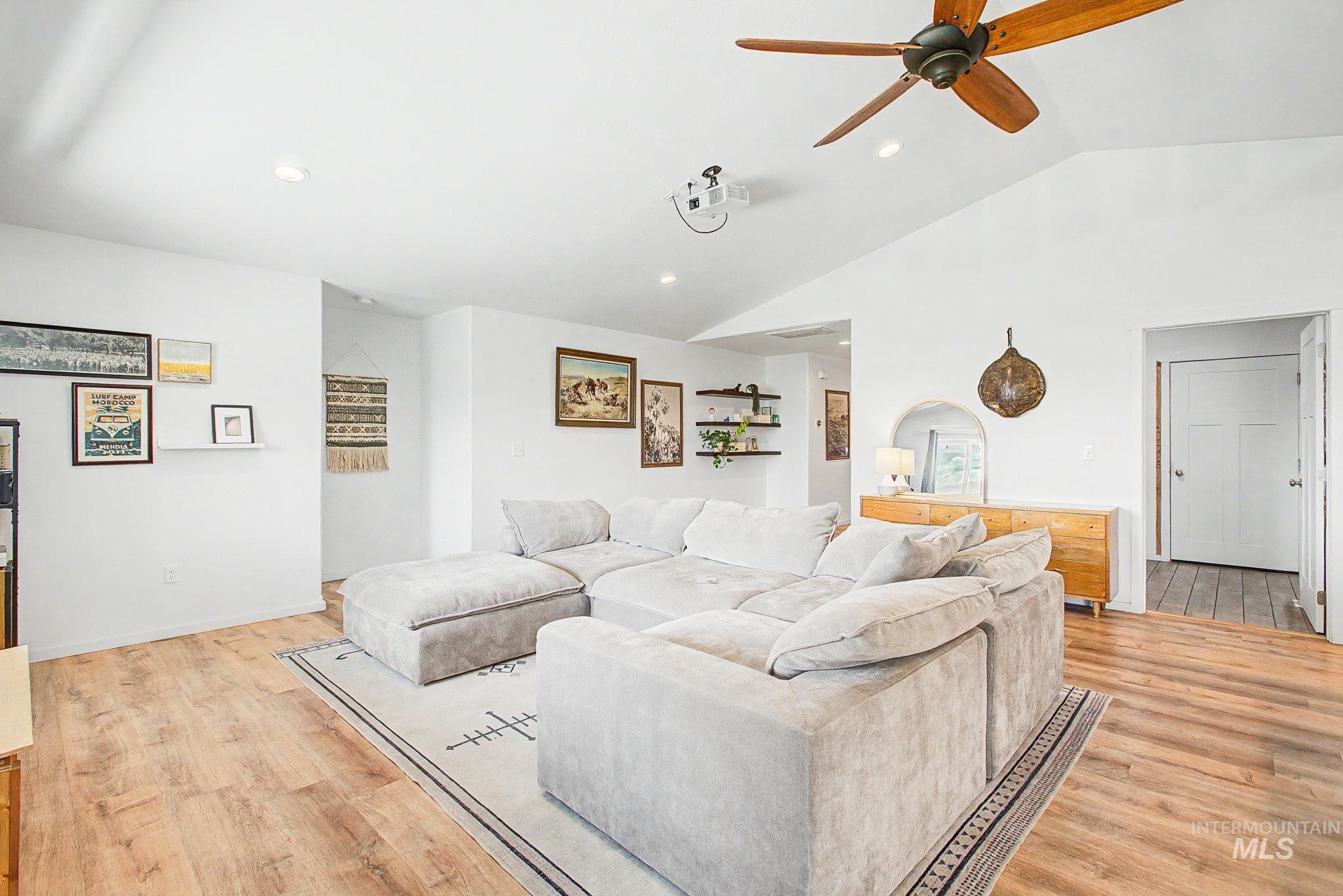 1706 Pioneer Drive Property Photo 8