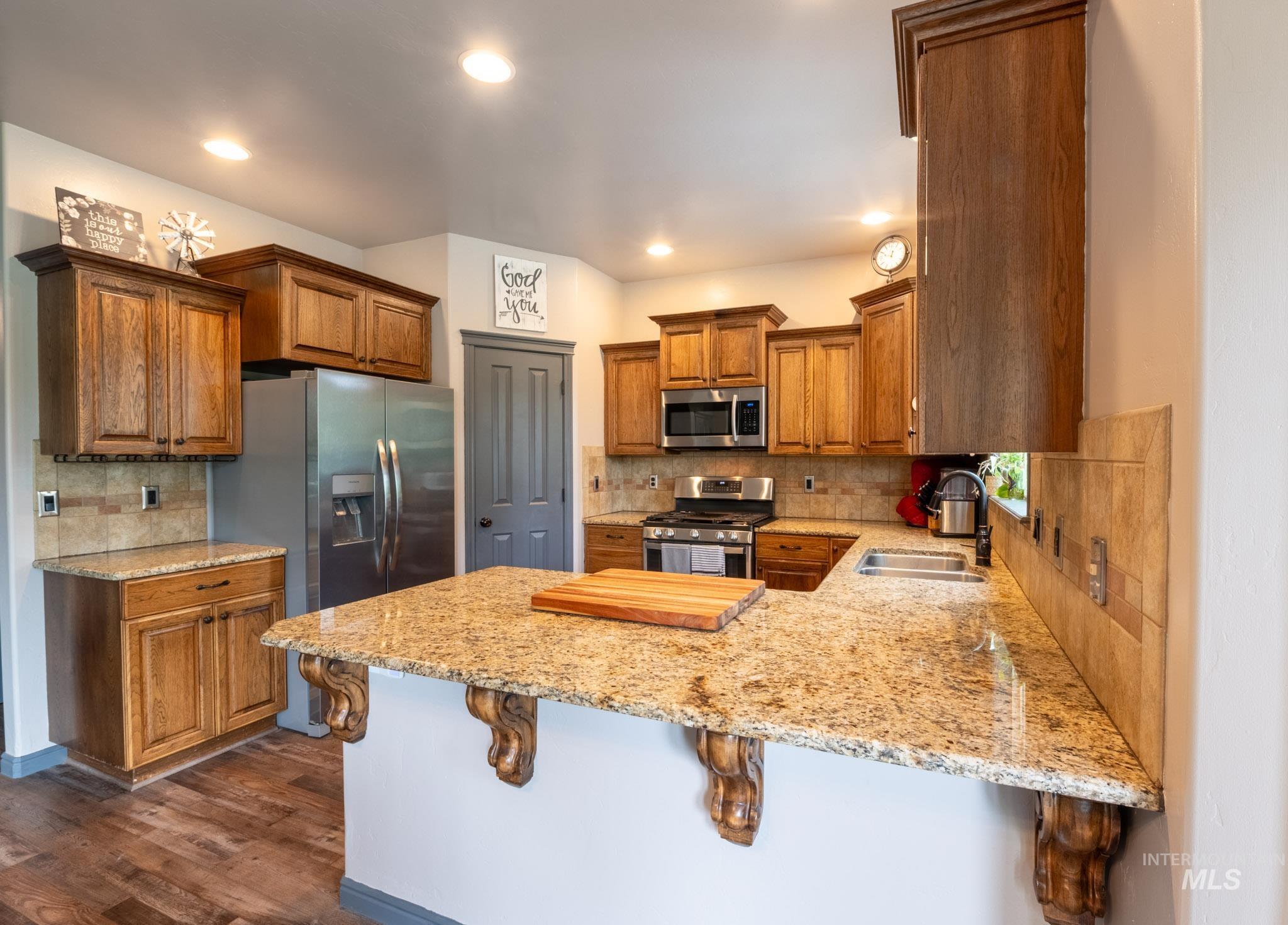 1031 Park Ave Property Photo 15
