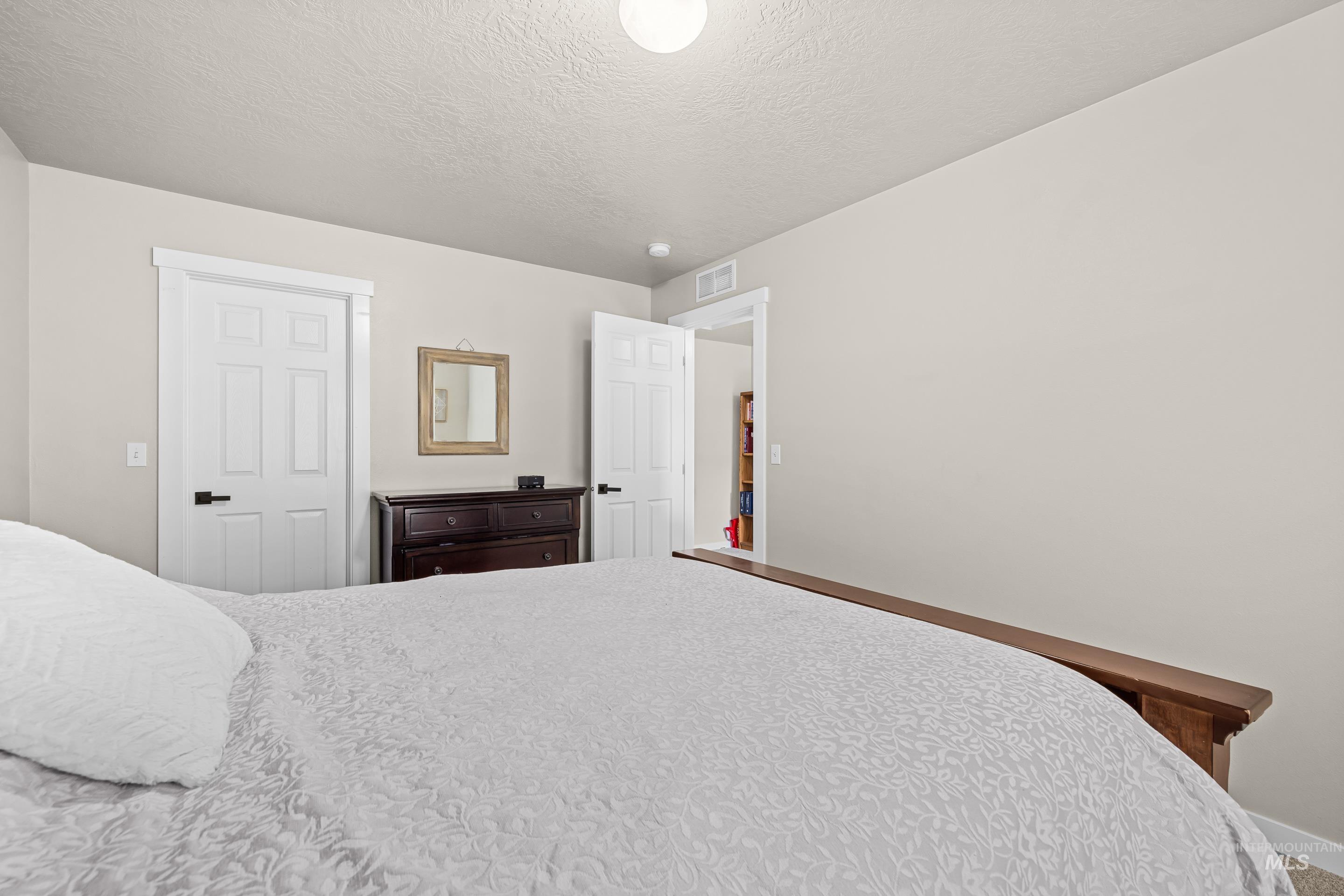 695 Sw Foley Property Photo 36