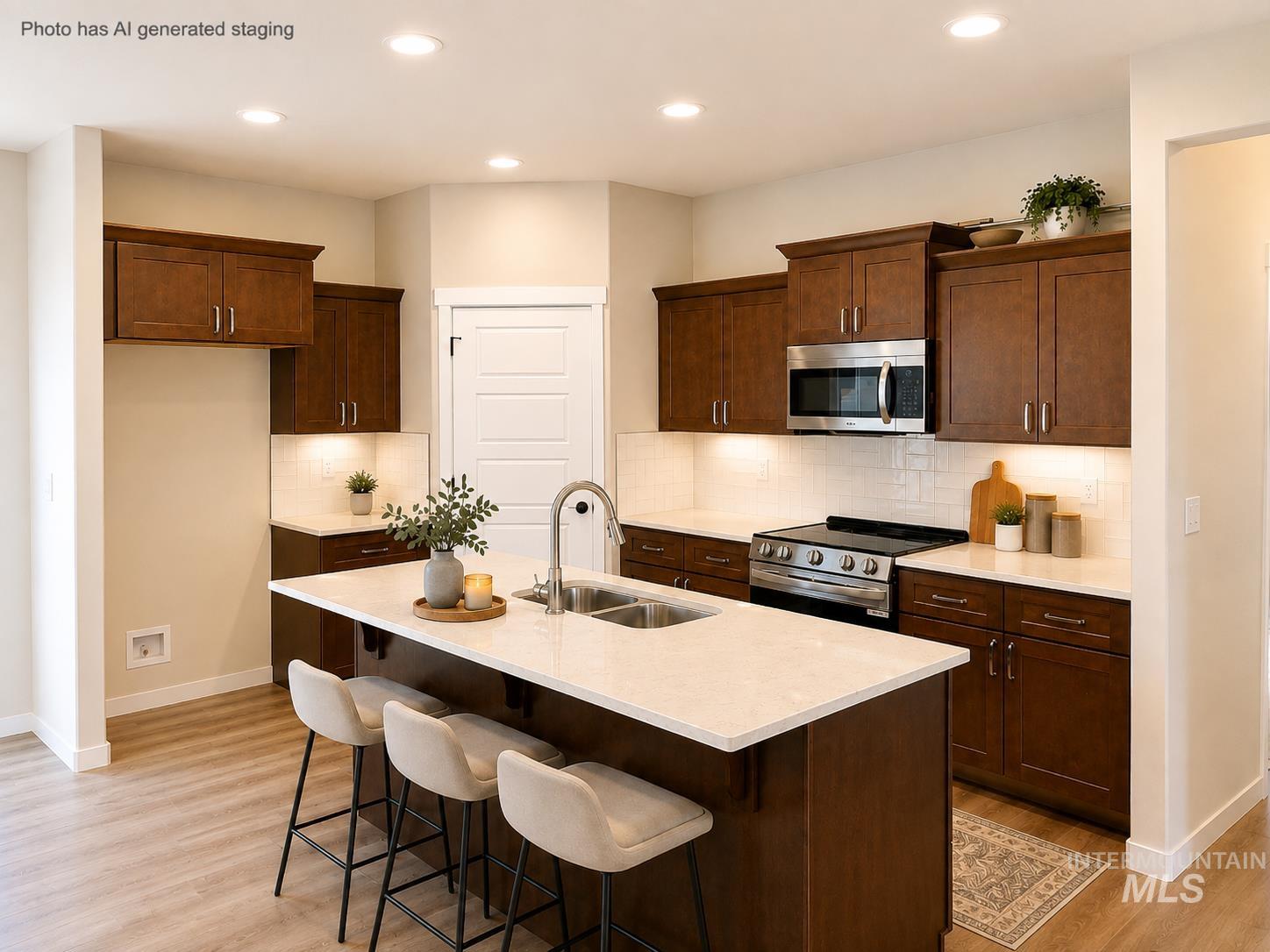 994 Kenbrook Loop Property Photo 3