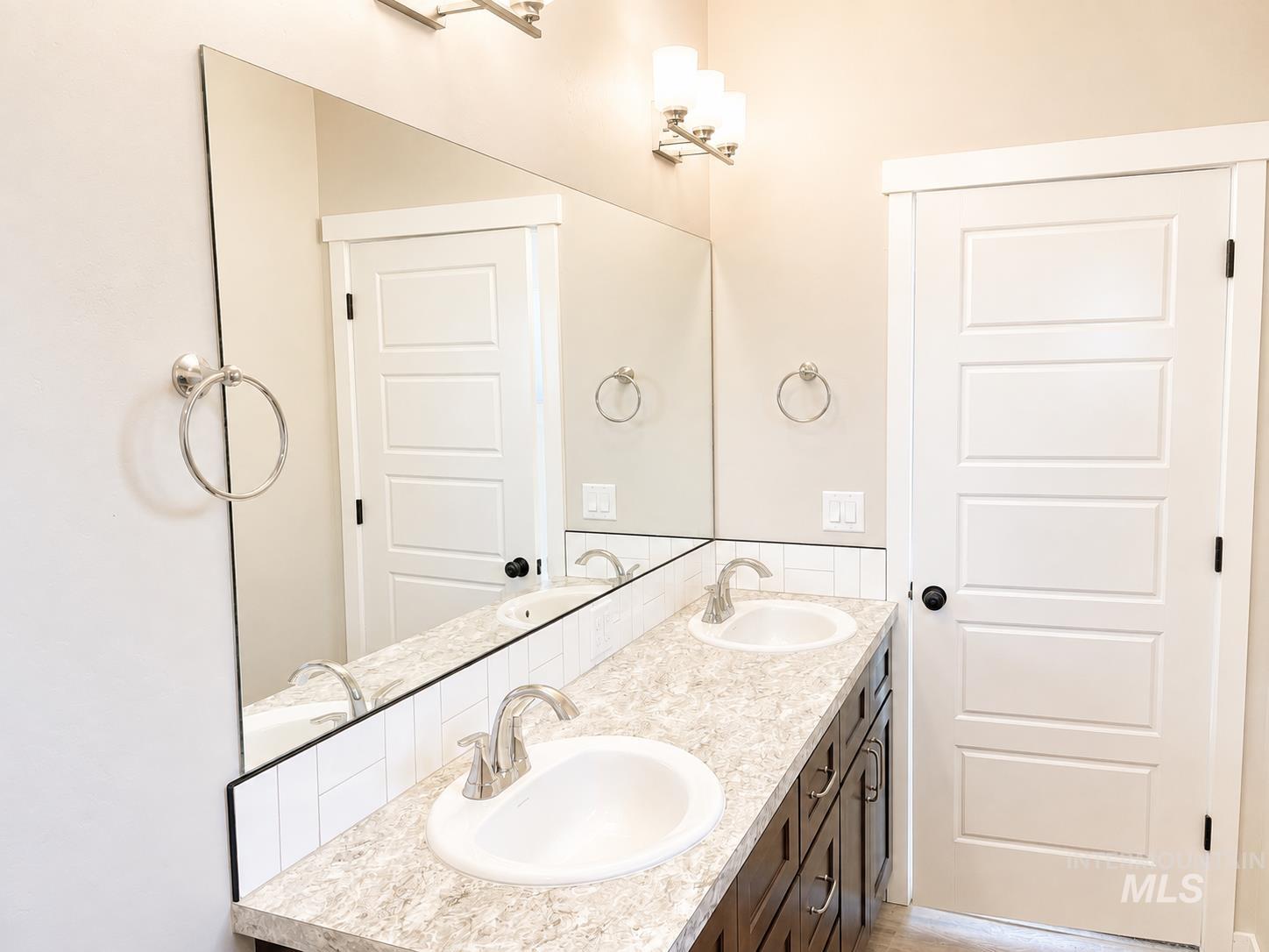 994 Kenbrook Loop Property Photo 6
