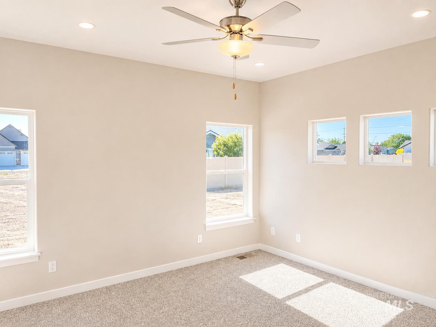 994 Kenbrook Loop Property Photo 8