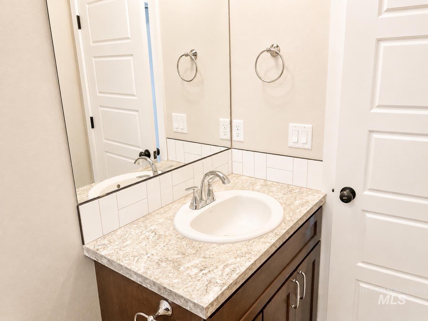 994 Kenbrook Loop Property Photo 11