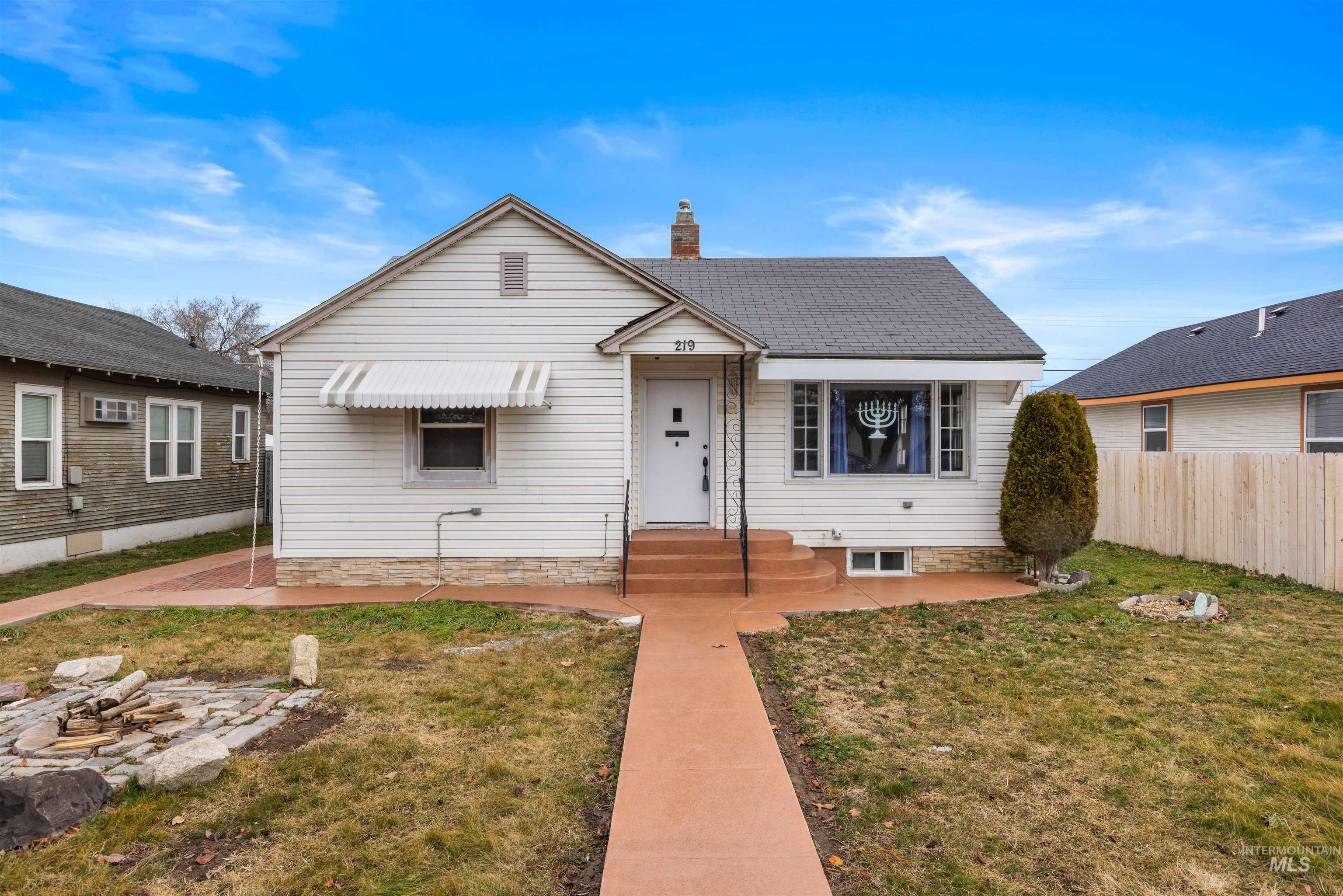 219 Cleveland Blvd Property Photo 1