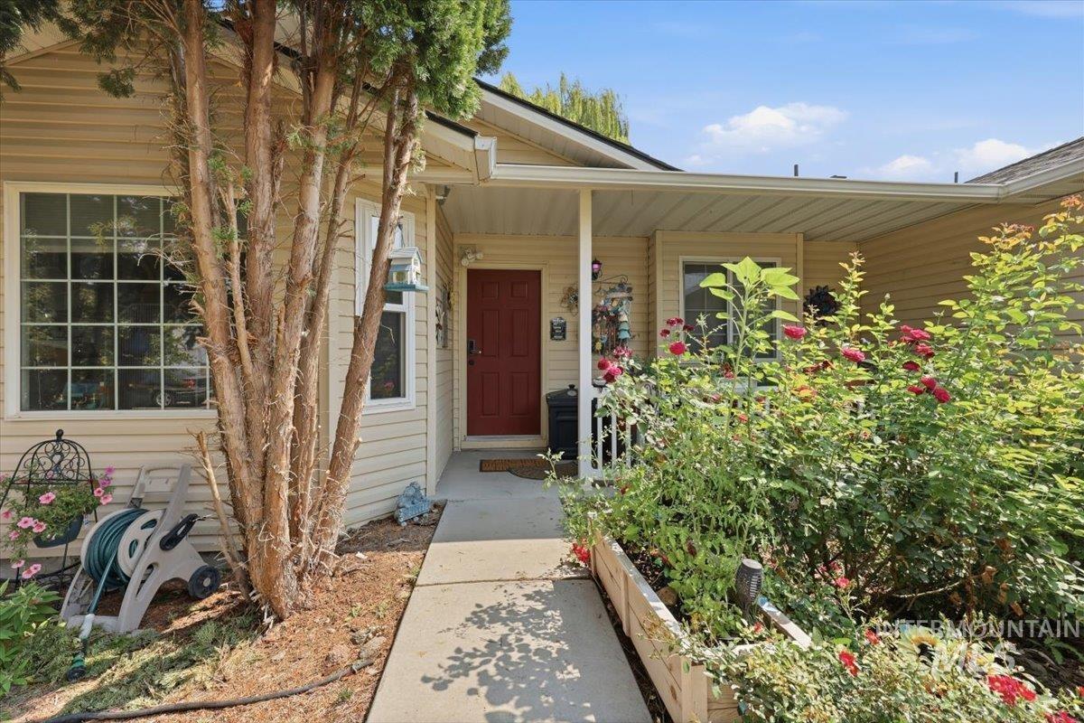 5021 Barkley Way Property Photo 2