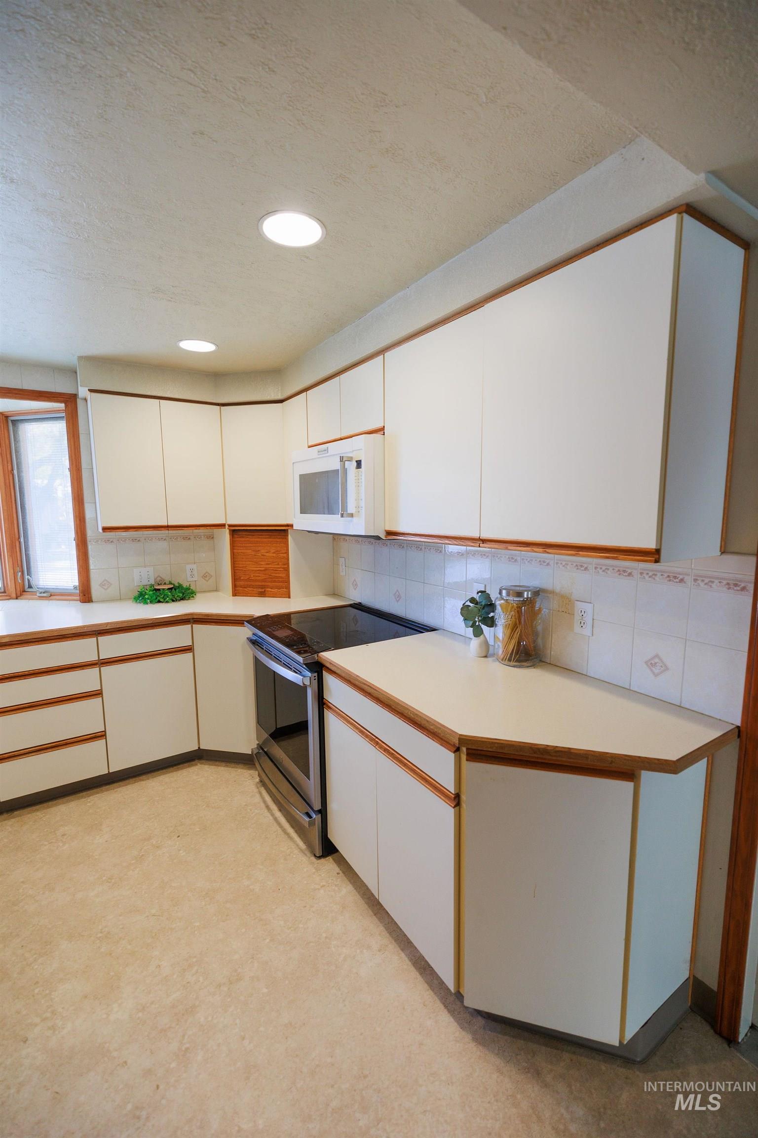 1006 N Morton St Property Photo 5