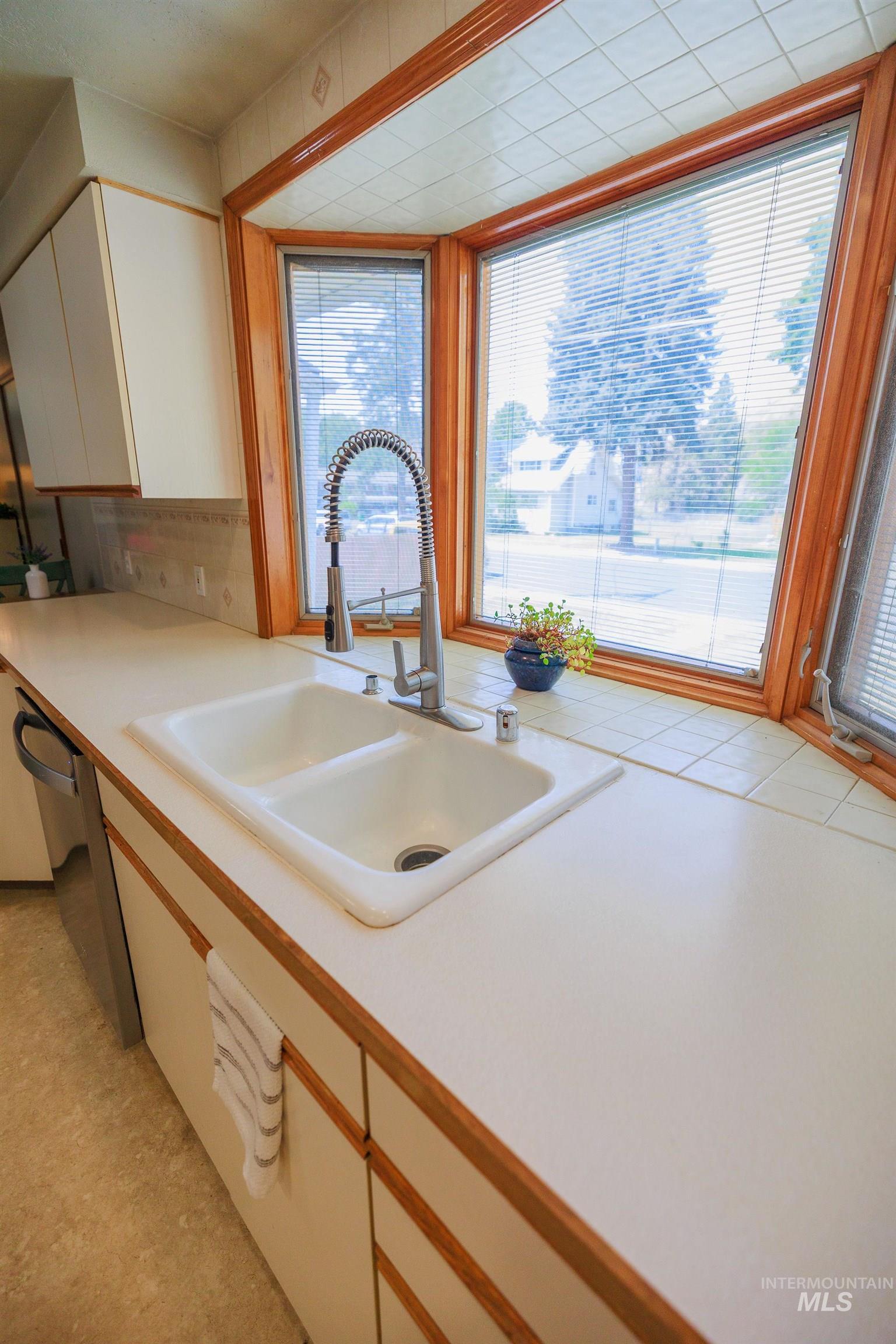 1006 N Morton St Property Photo 6