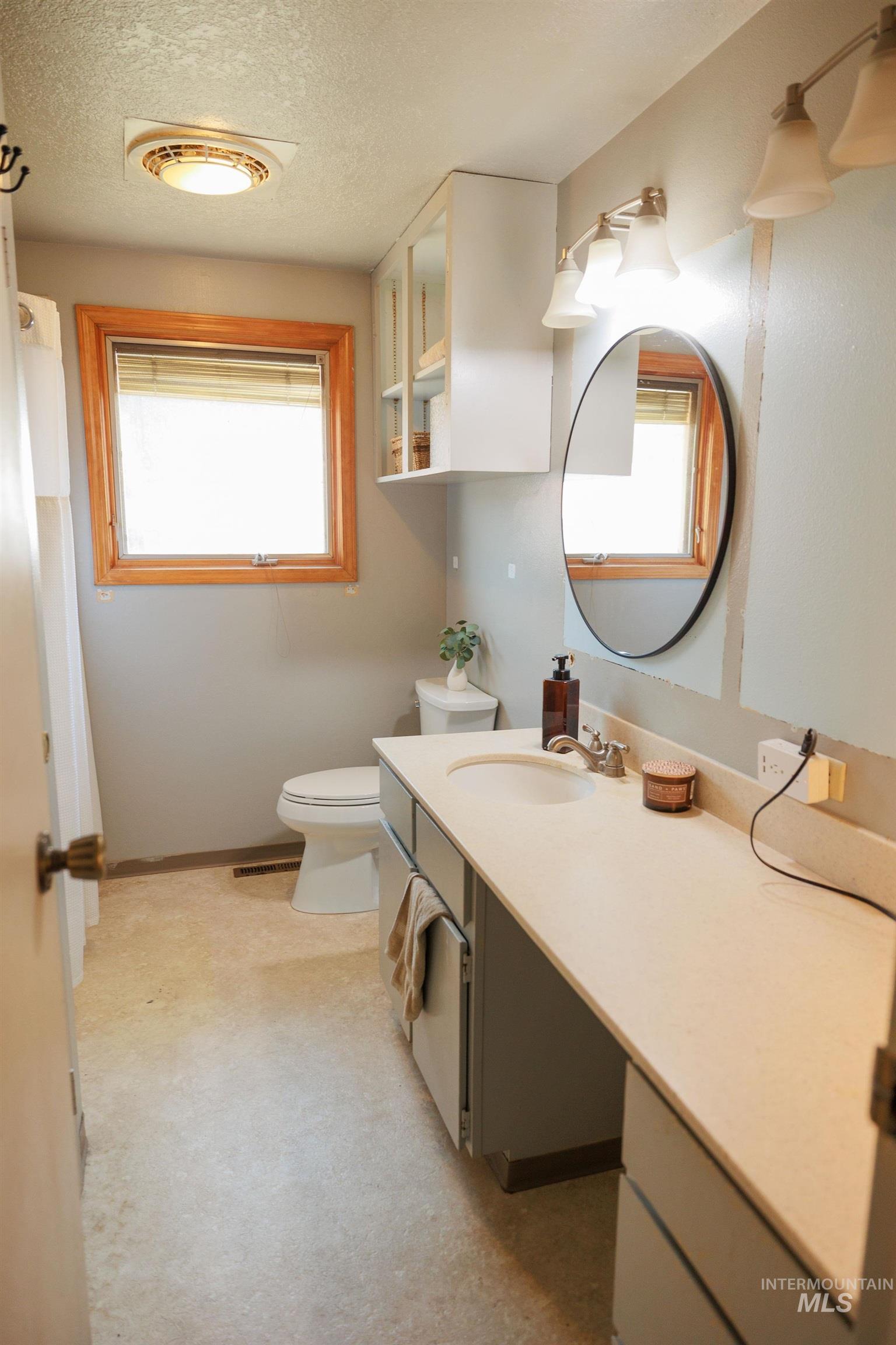 1006 N Morton St Property Photo 10