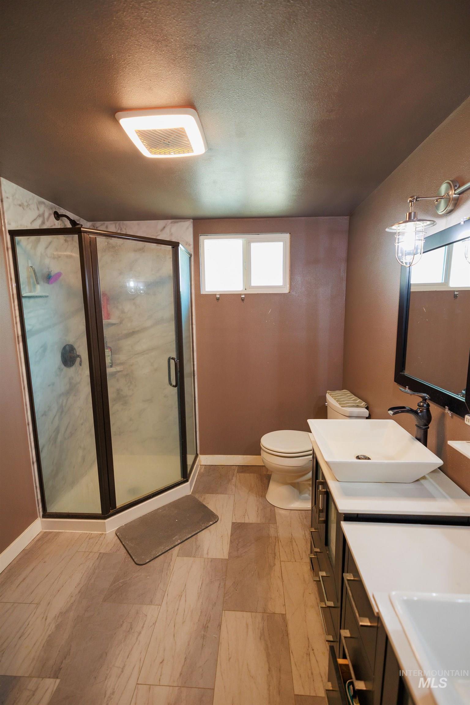 1006 N Morton St Property Photo 16
