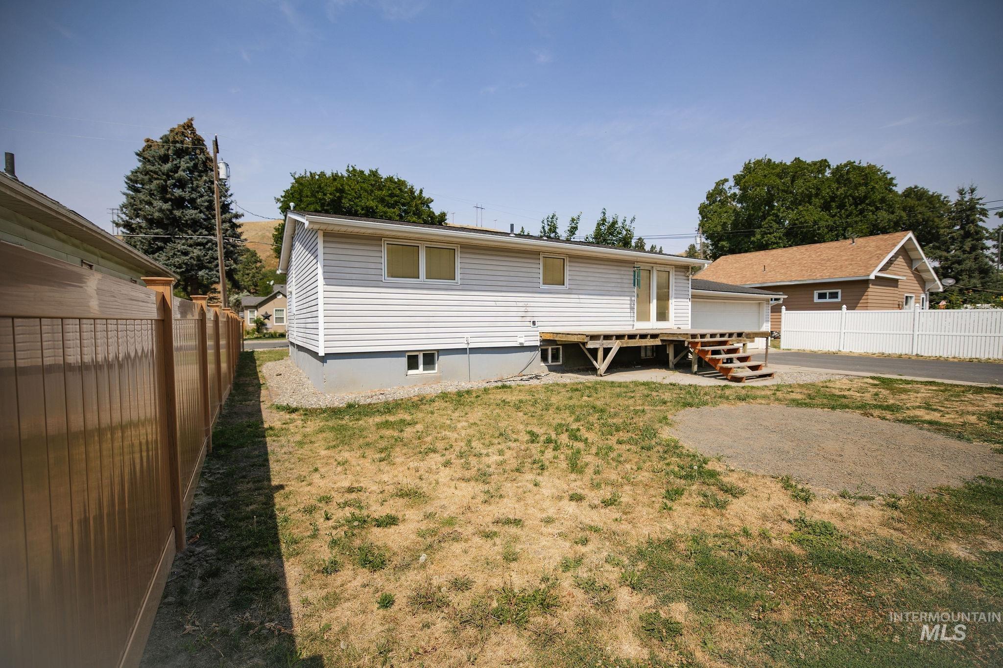 1006 N Morton St Property Photo 24
