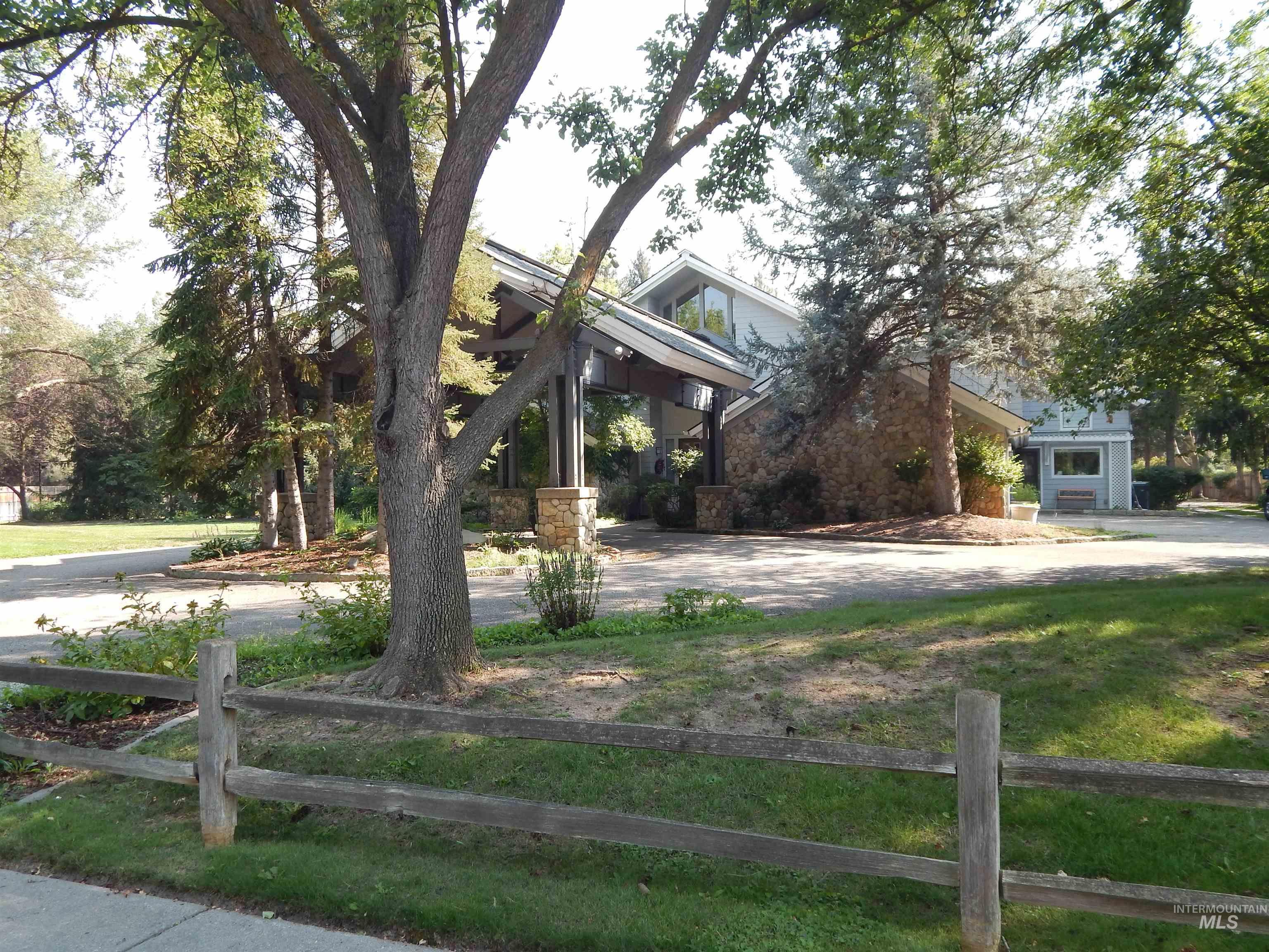3065 S Whitepost Way Property Photo 1