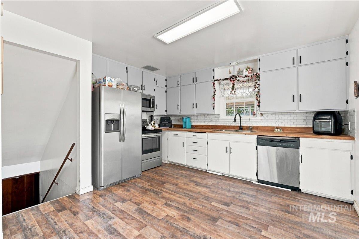 803 Falls Avenue West Property Photo 5