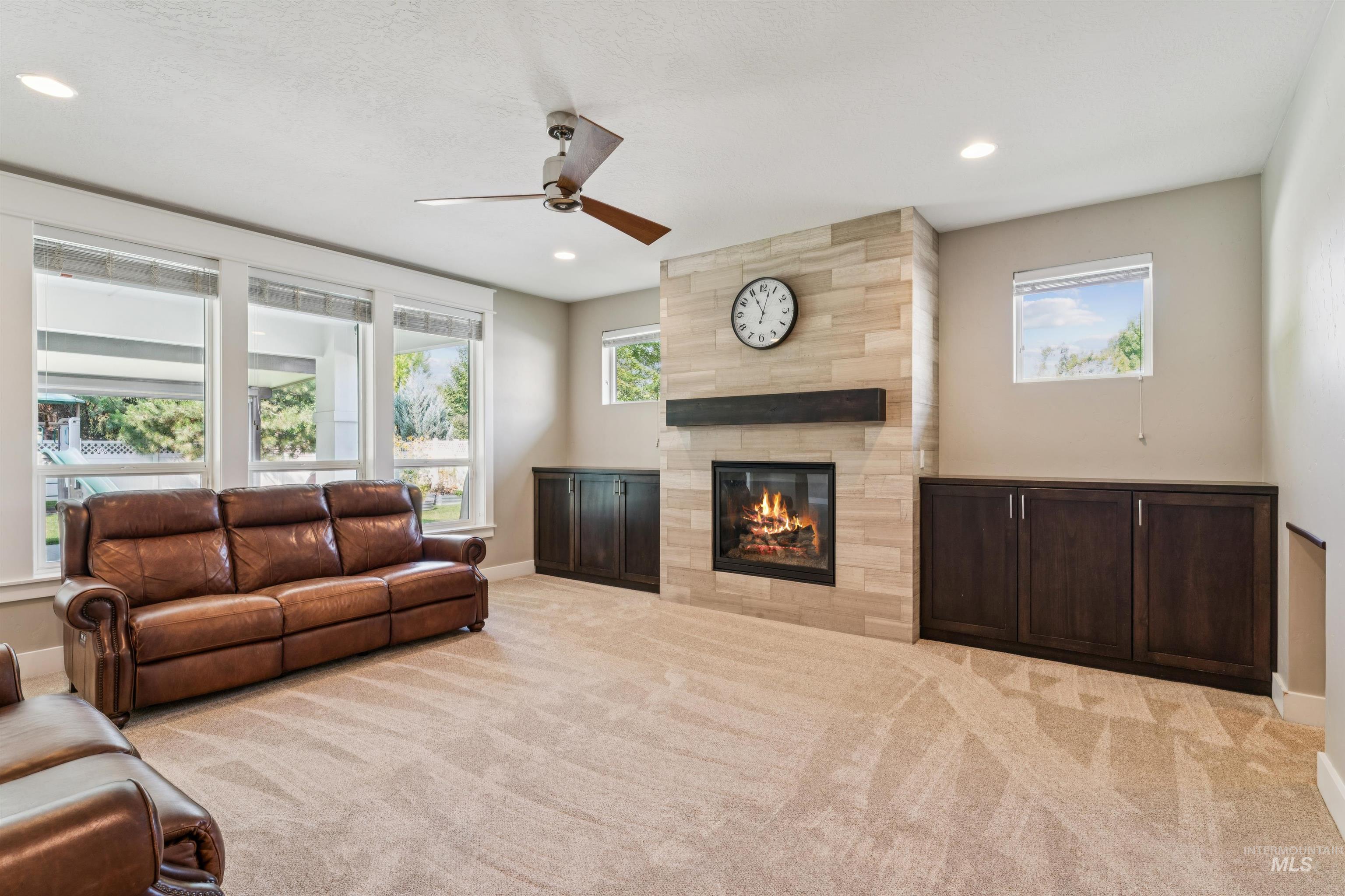 2309 W San Remo Dr Property Photo 9