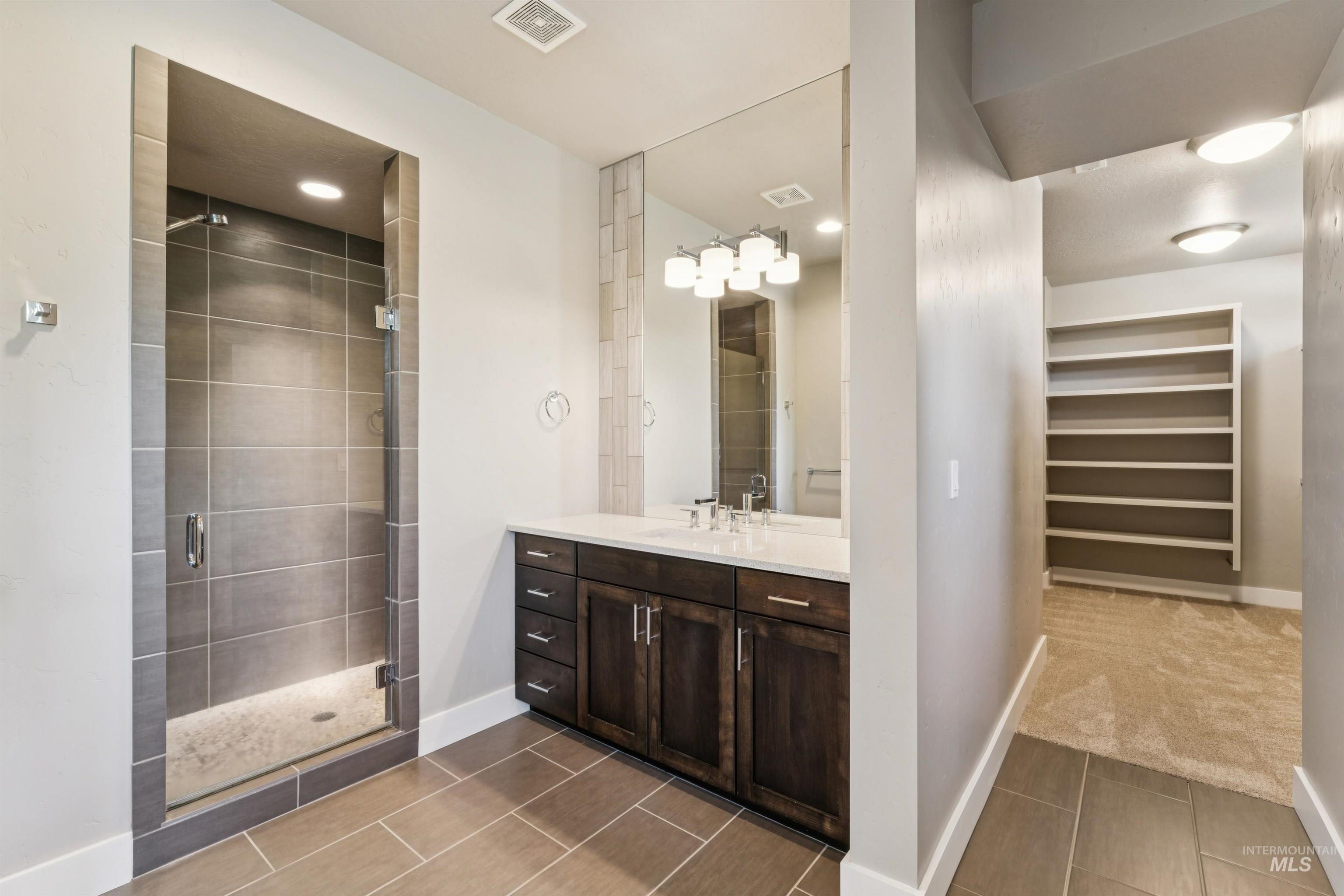 2309 W San Remo Dr Property Photo 25