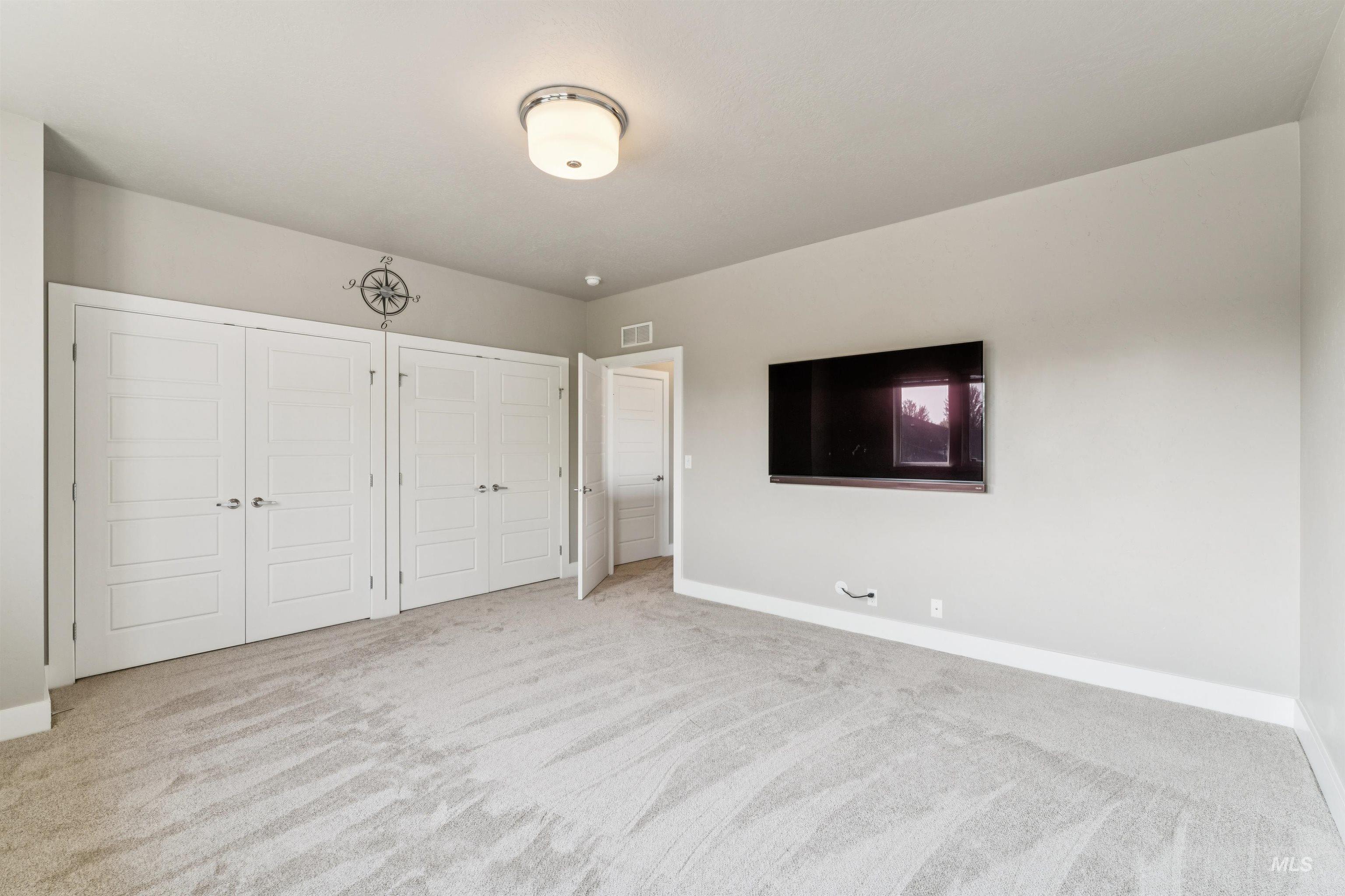 2309 W San Remo Dr Property Photo 28
