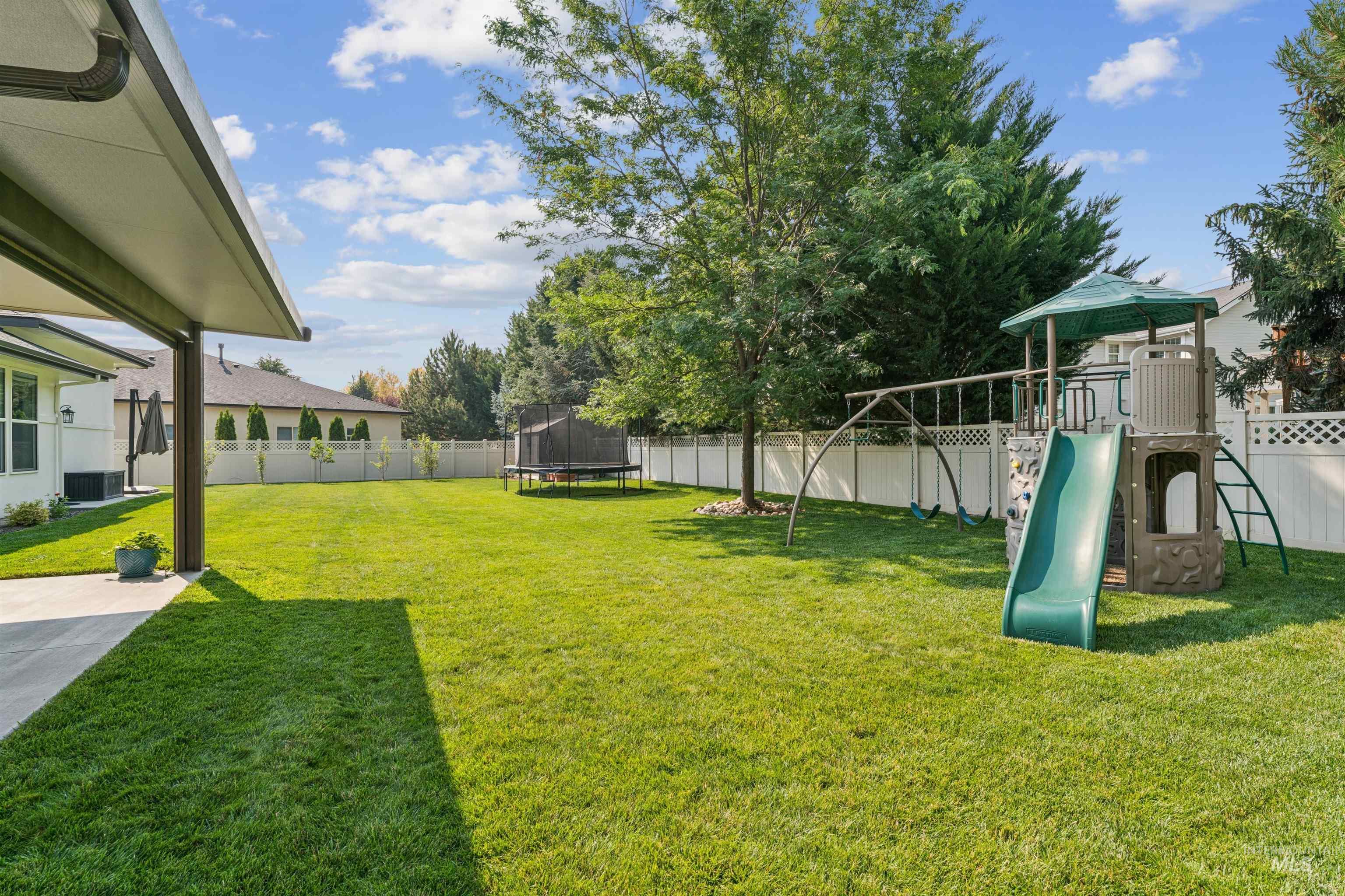 2309 W San Remo Dr Property Photo 40
