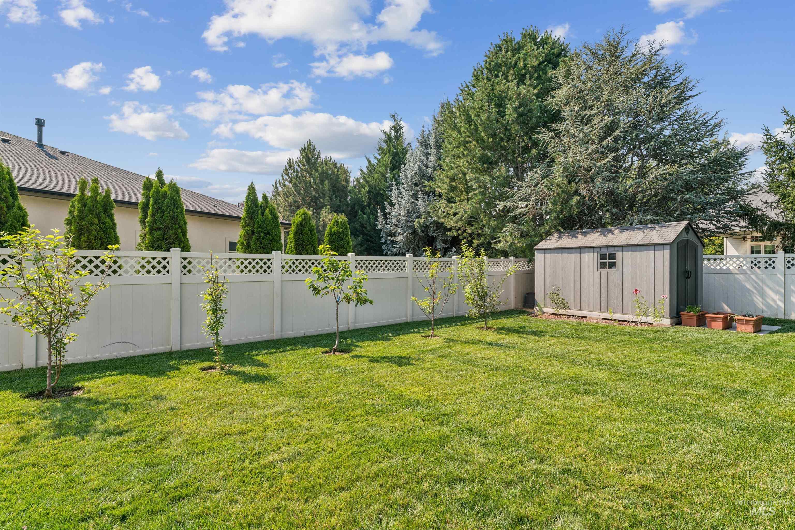2309 W San Remo Dr Property Photo 43