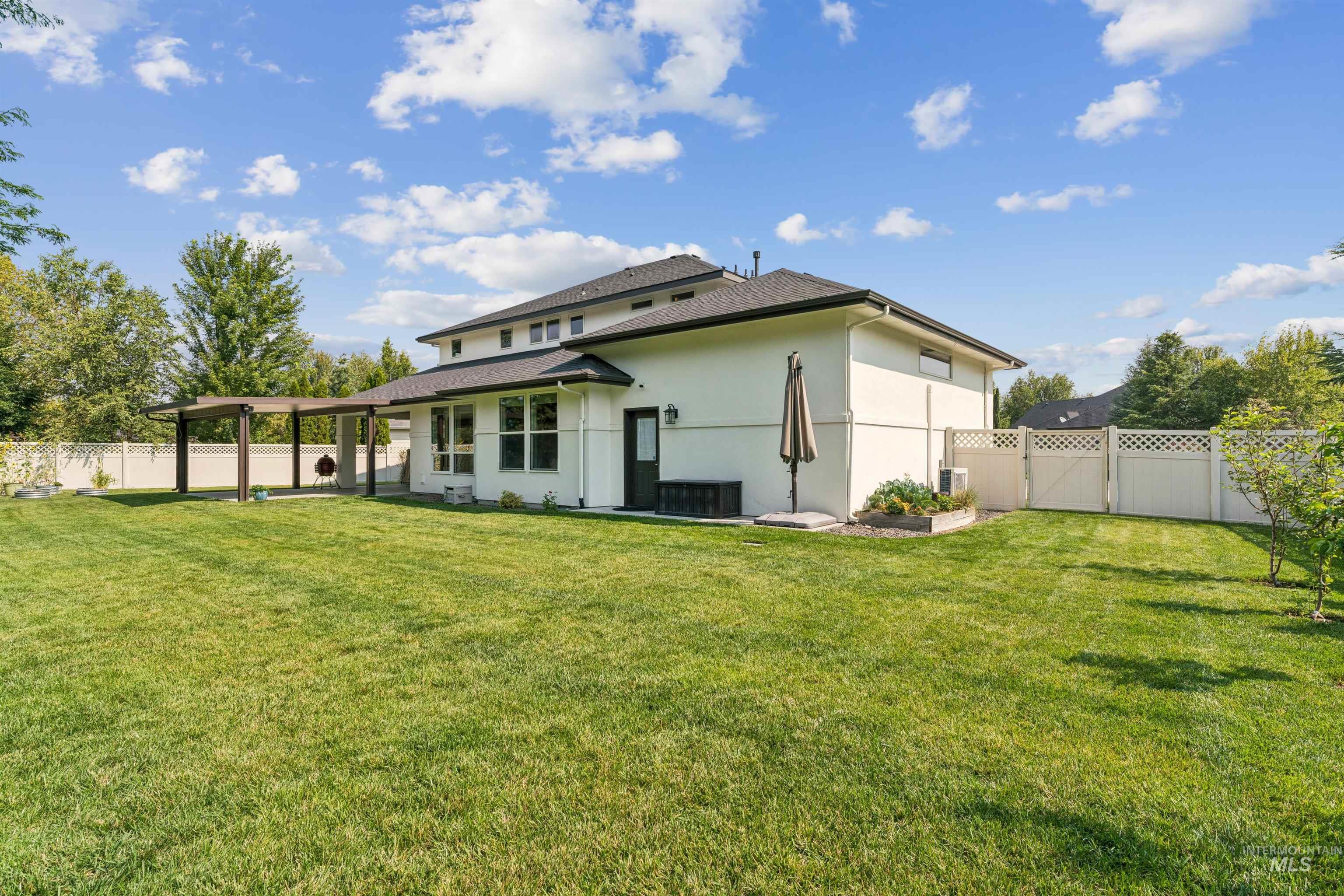 2309 W San Remo Dr Property Photo 44