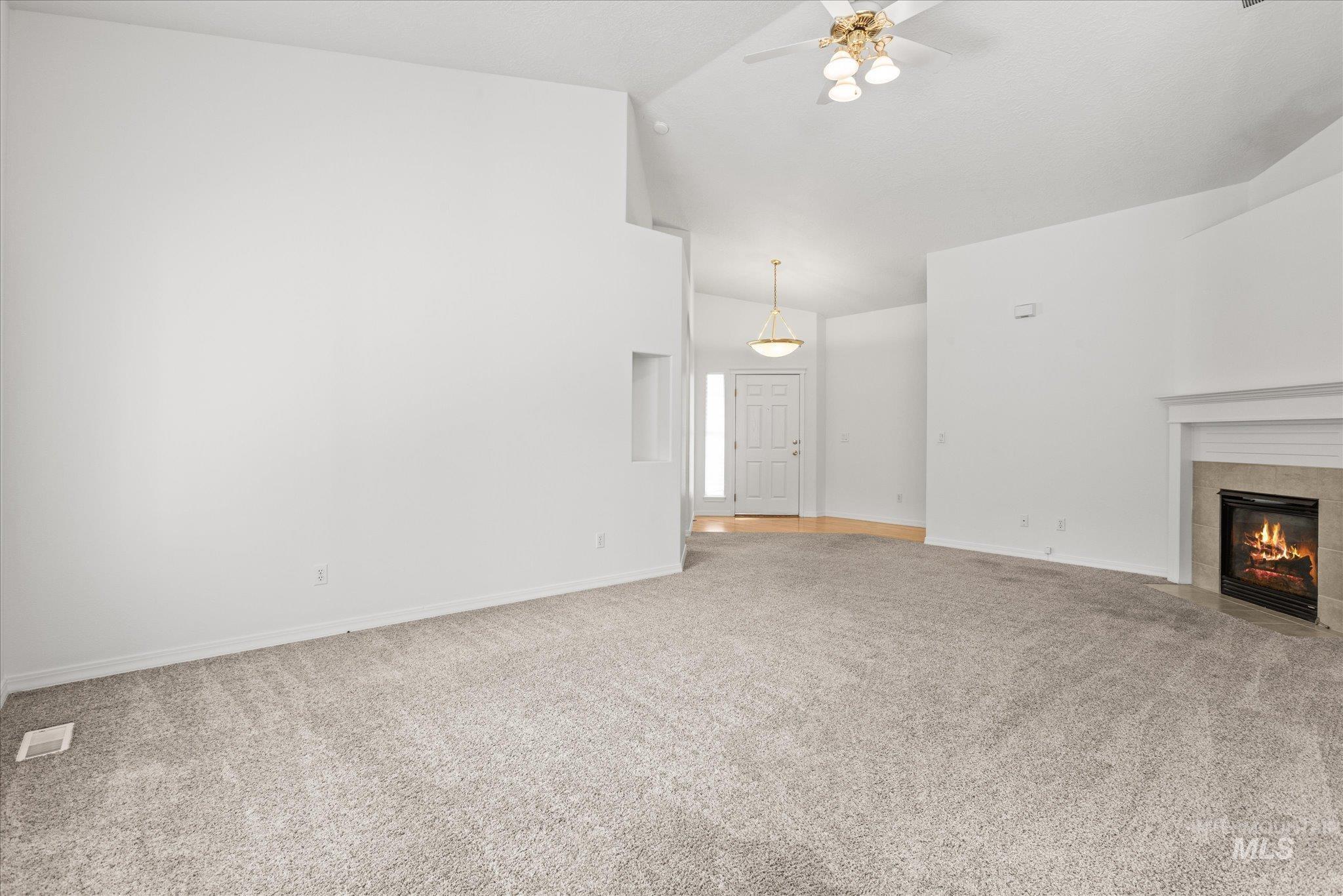6270 N Sparkford Way Property Photo 4