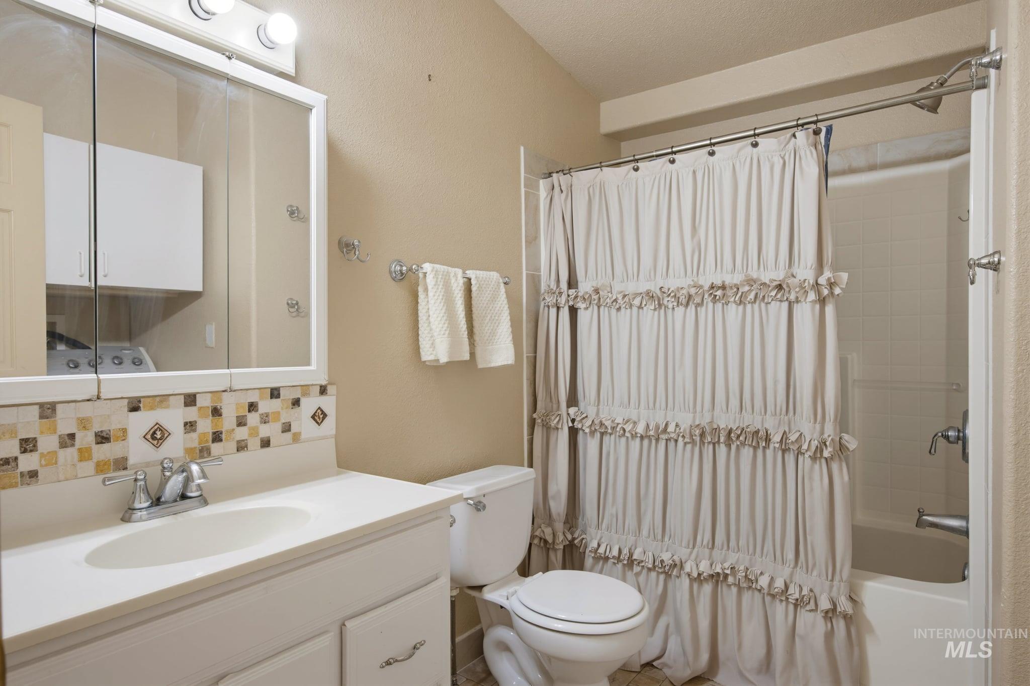 21568/21566 Market Rd Property Photo 32