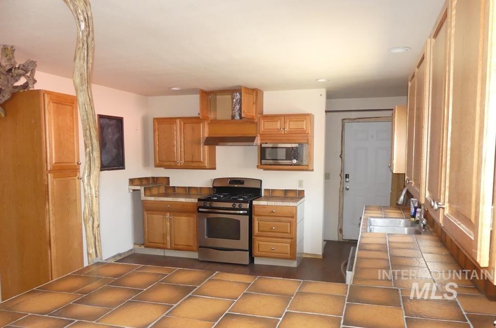 130 River Street Property Photo 6
