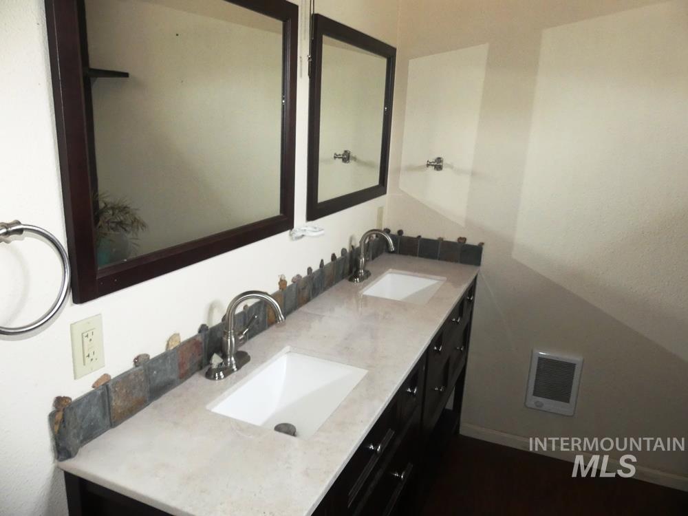 130 River Street Property Photo 11