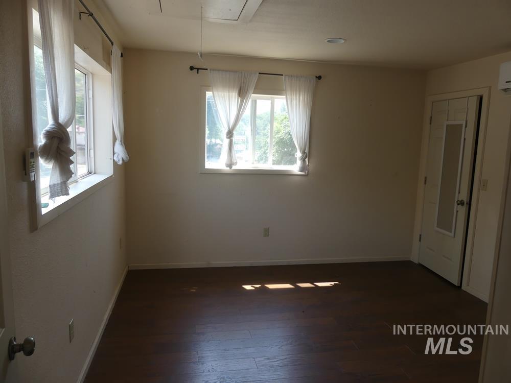 130 River Street Property Photo 15