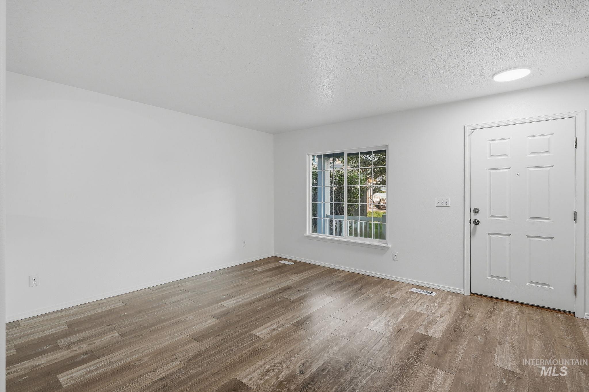 3482 N Elmstone Pl Property Photo 4