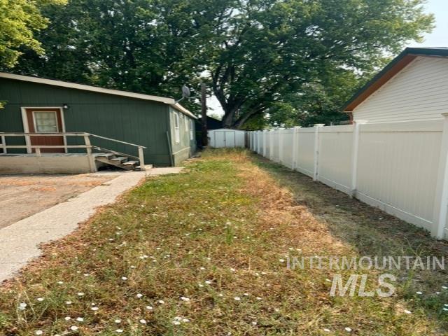 803 E Liberty Property Photo 12