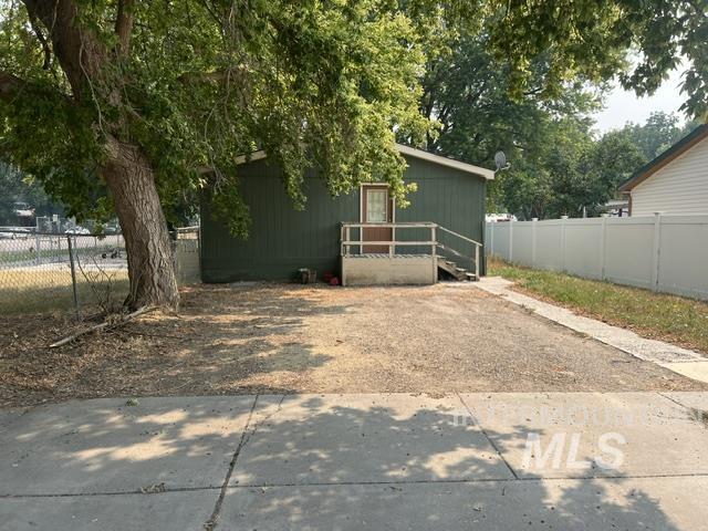 803 E Liberty Property Photo 13