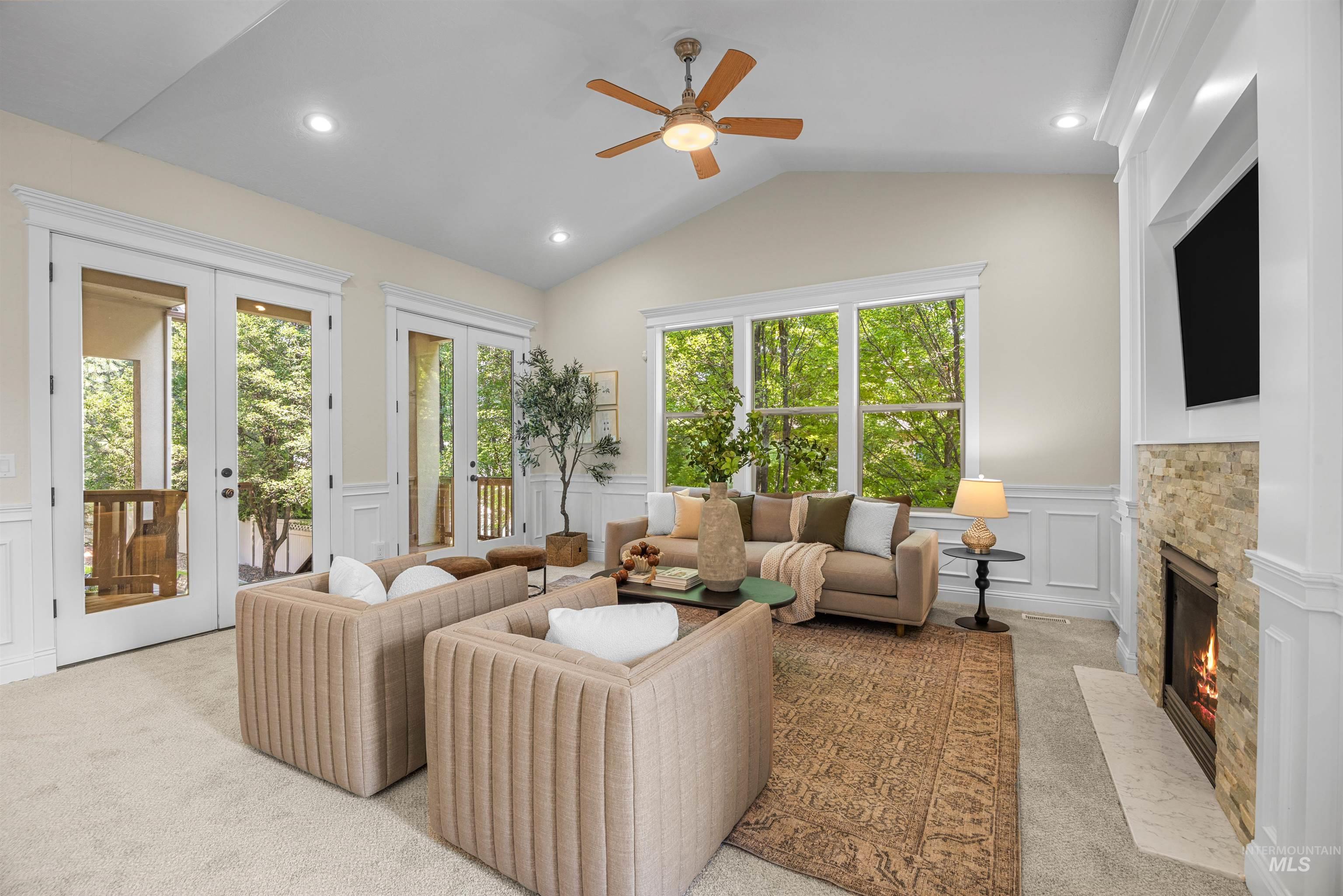 468 E Forest Ridge Drive Property Photo 10