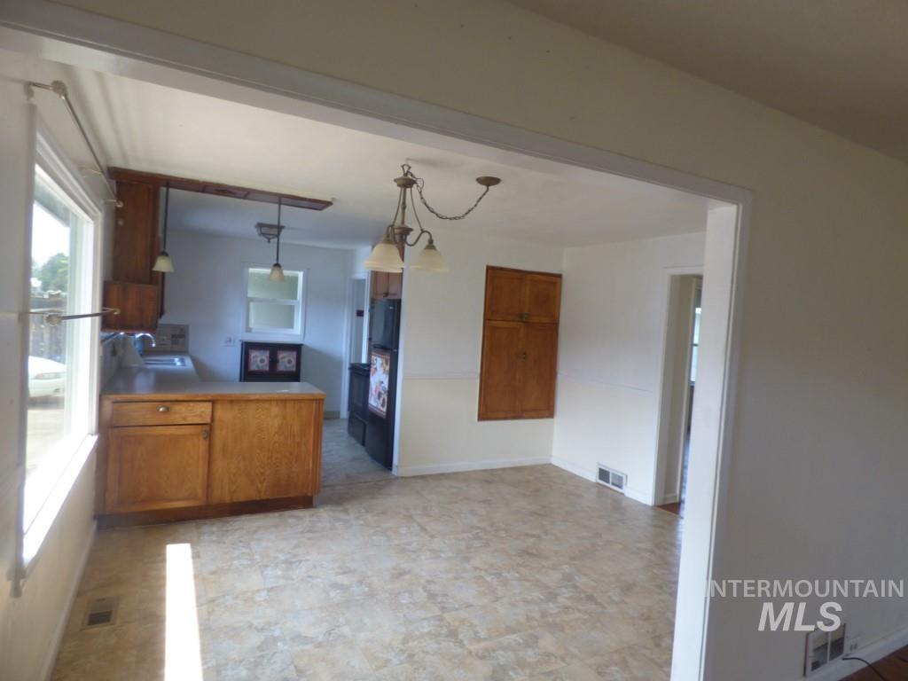1256 Elm Street Property Photo 5