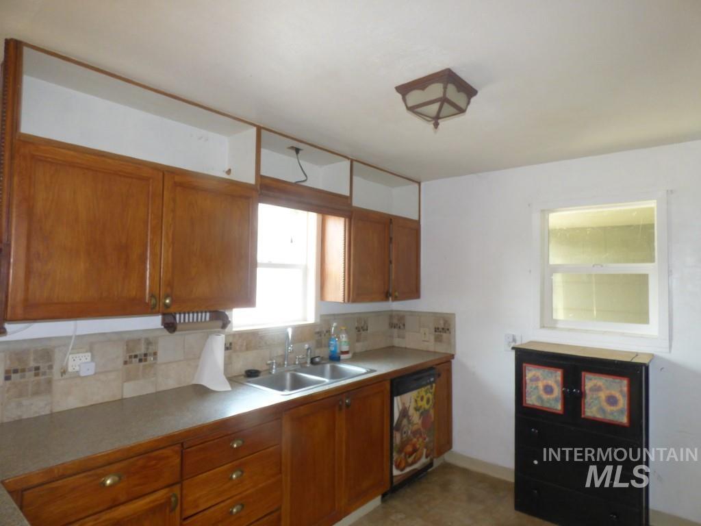 1256 Elm Street Property Photo 6