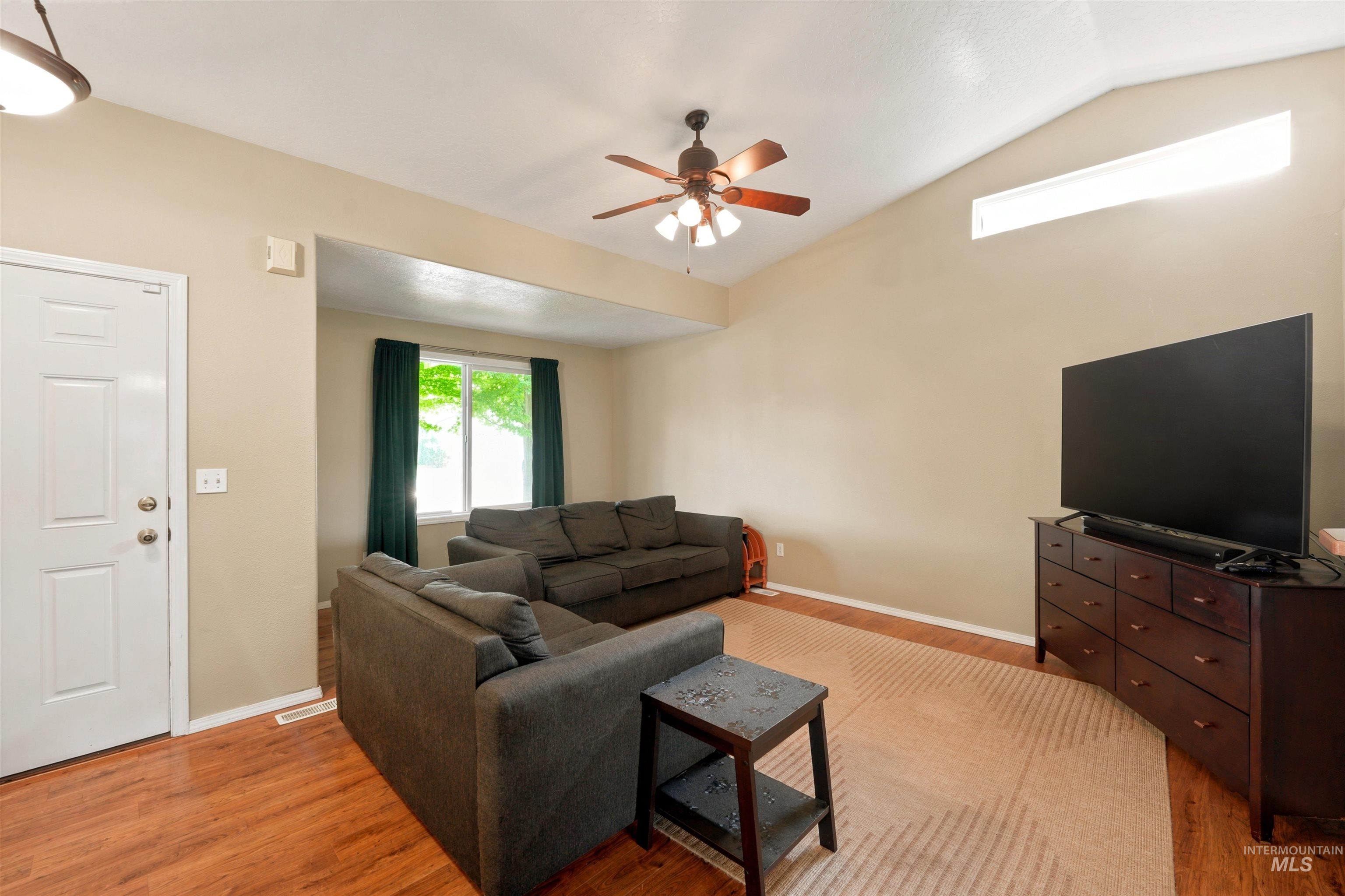 1059 Valley Property Photo 6