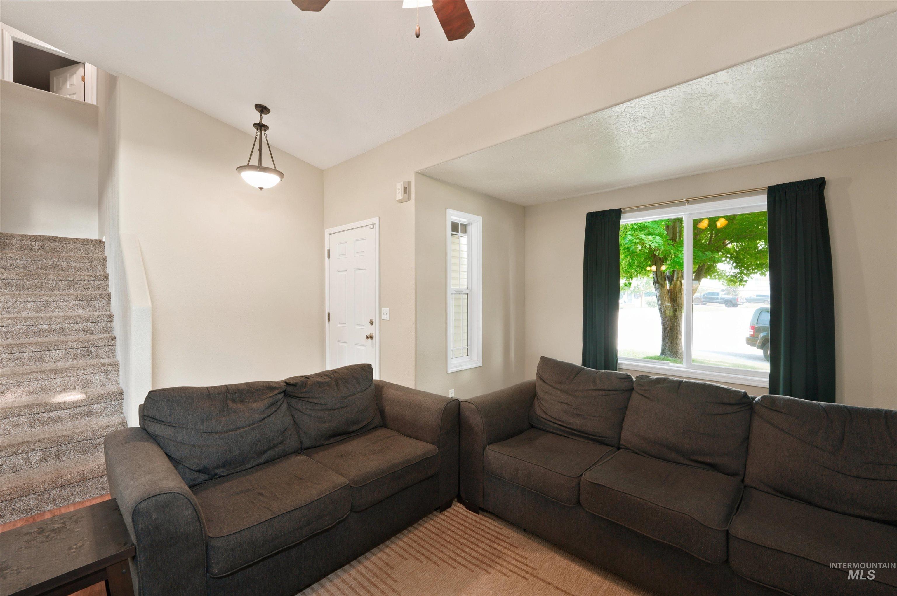 1059 Valley Property Photo 7