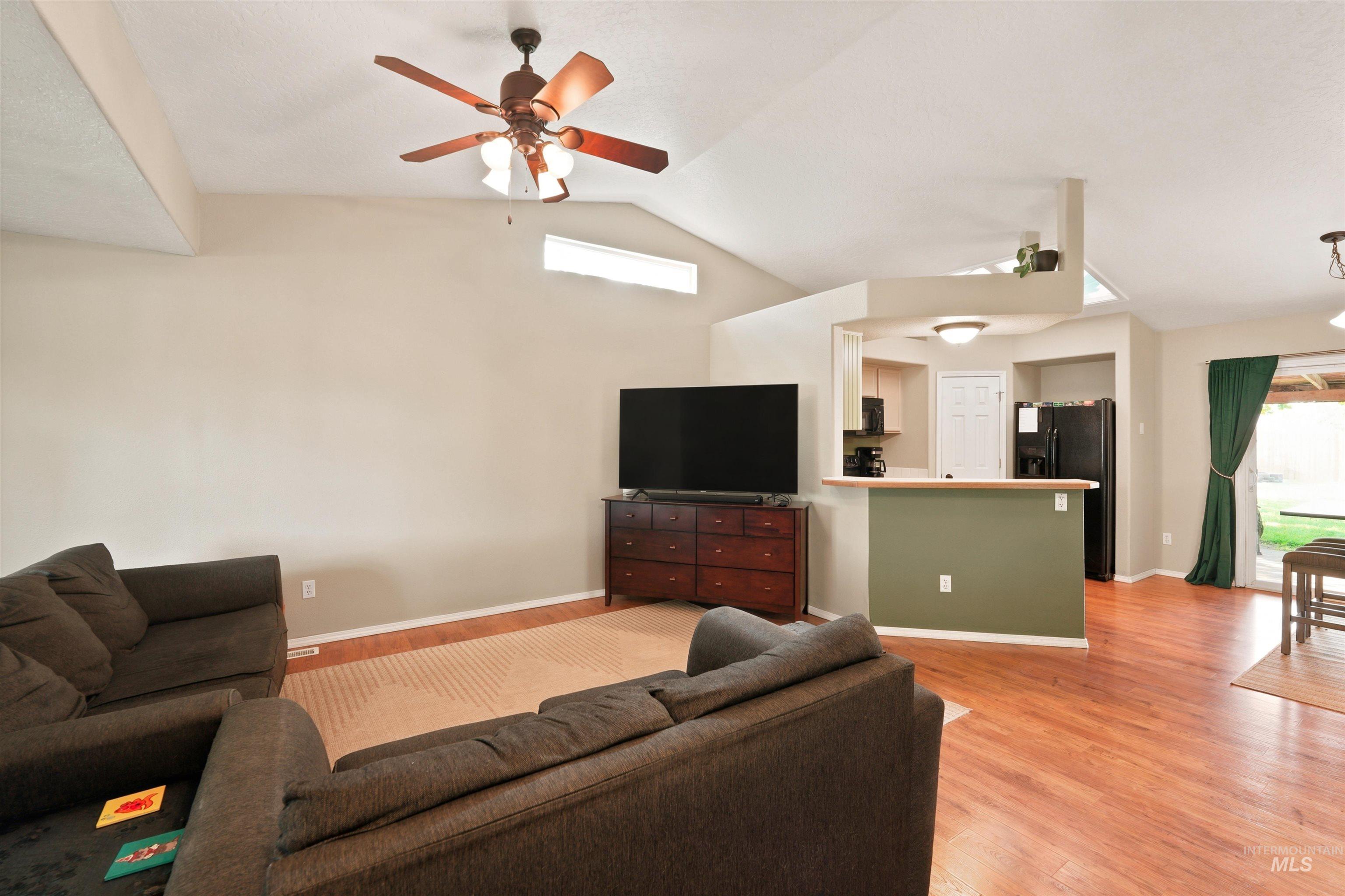 1059 Valley Property Photo 8