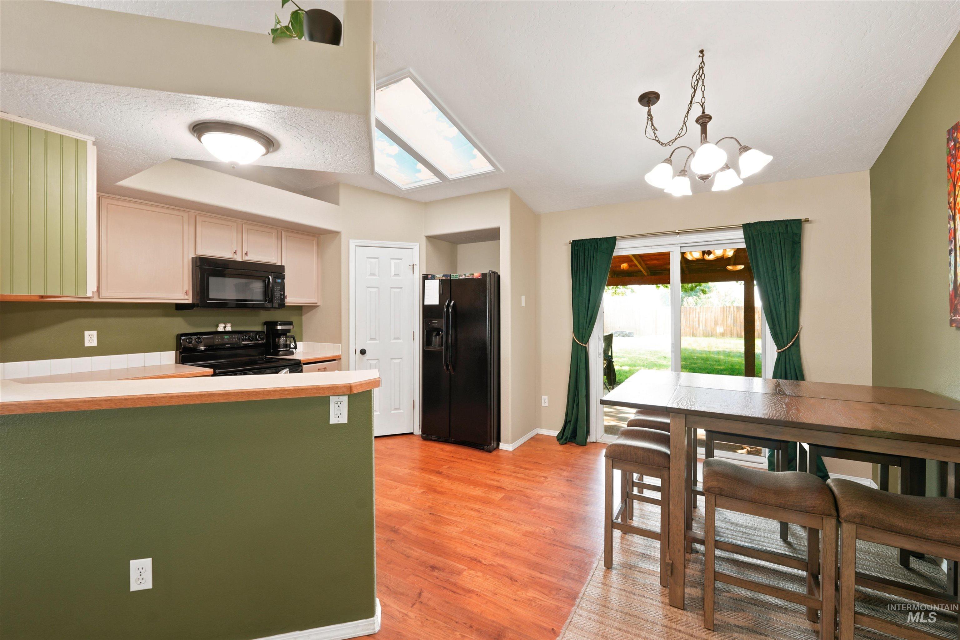 1059 Valley Property Photo 9