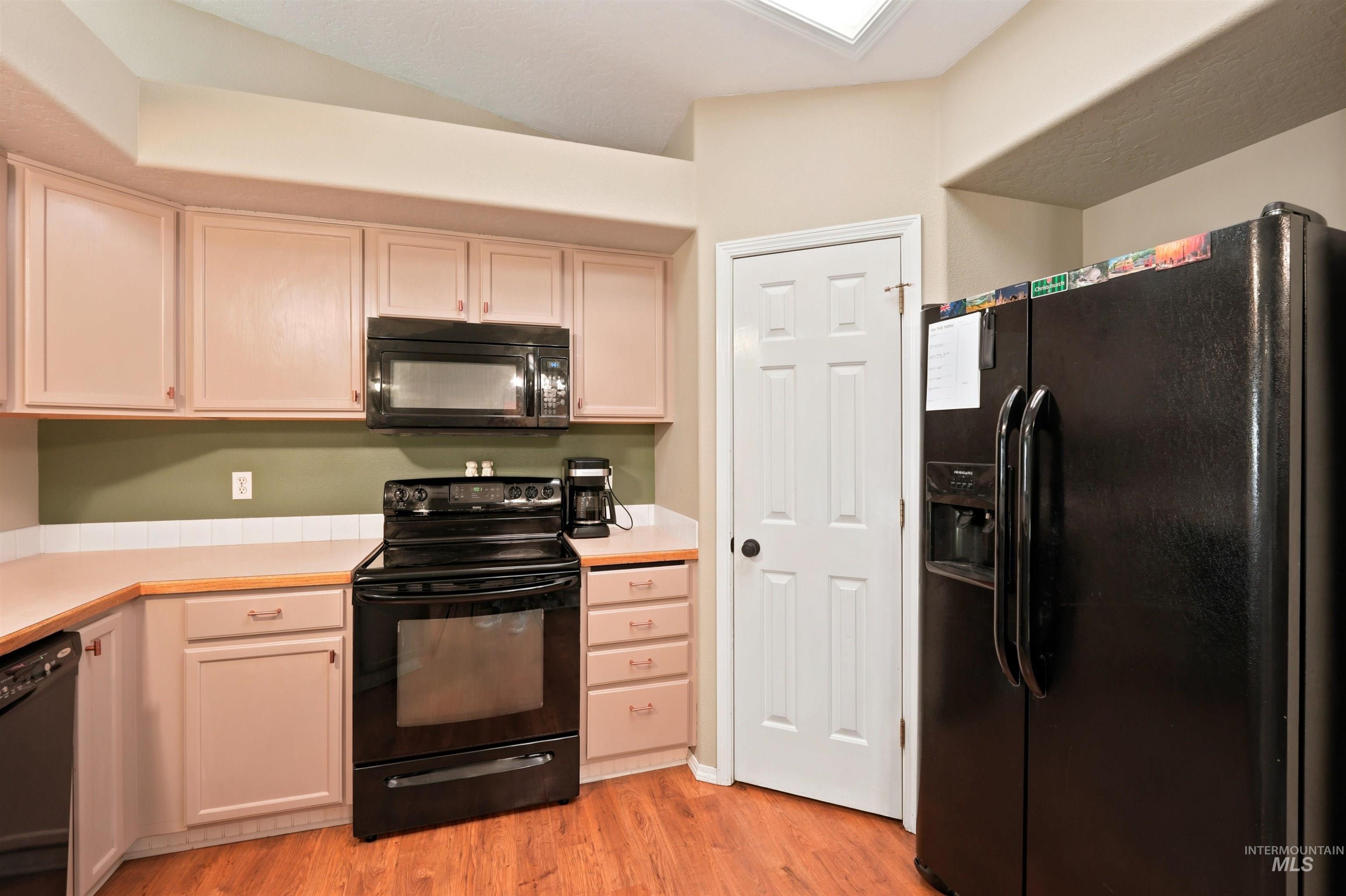 1059 Valley Property Photo 11