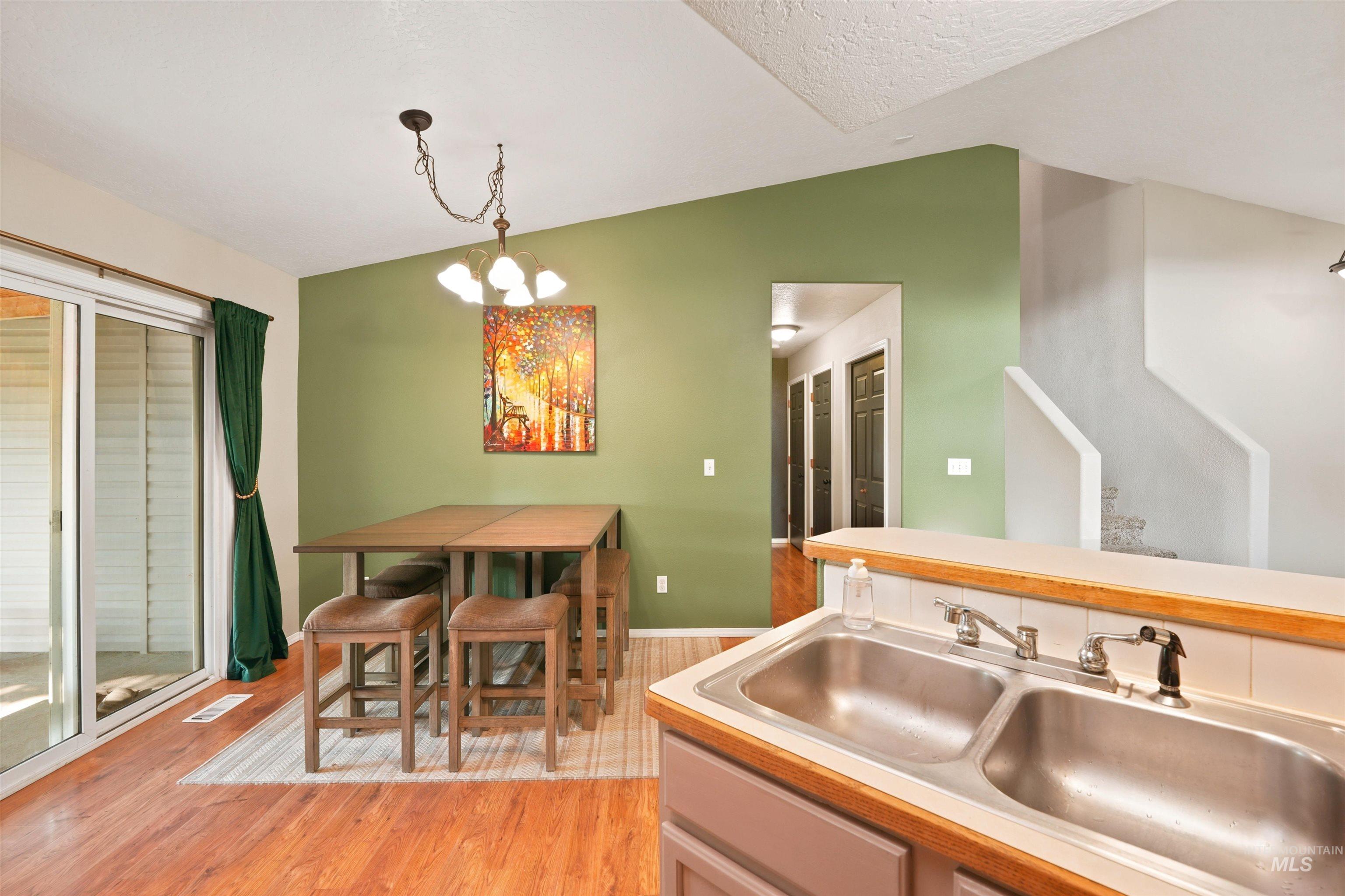 1059 Valley Property Photo 12