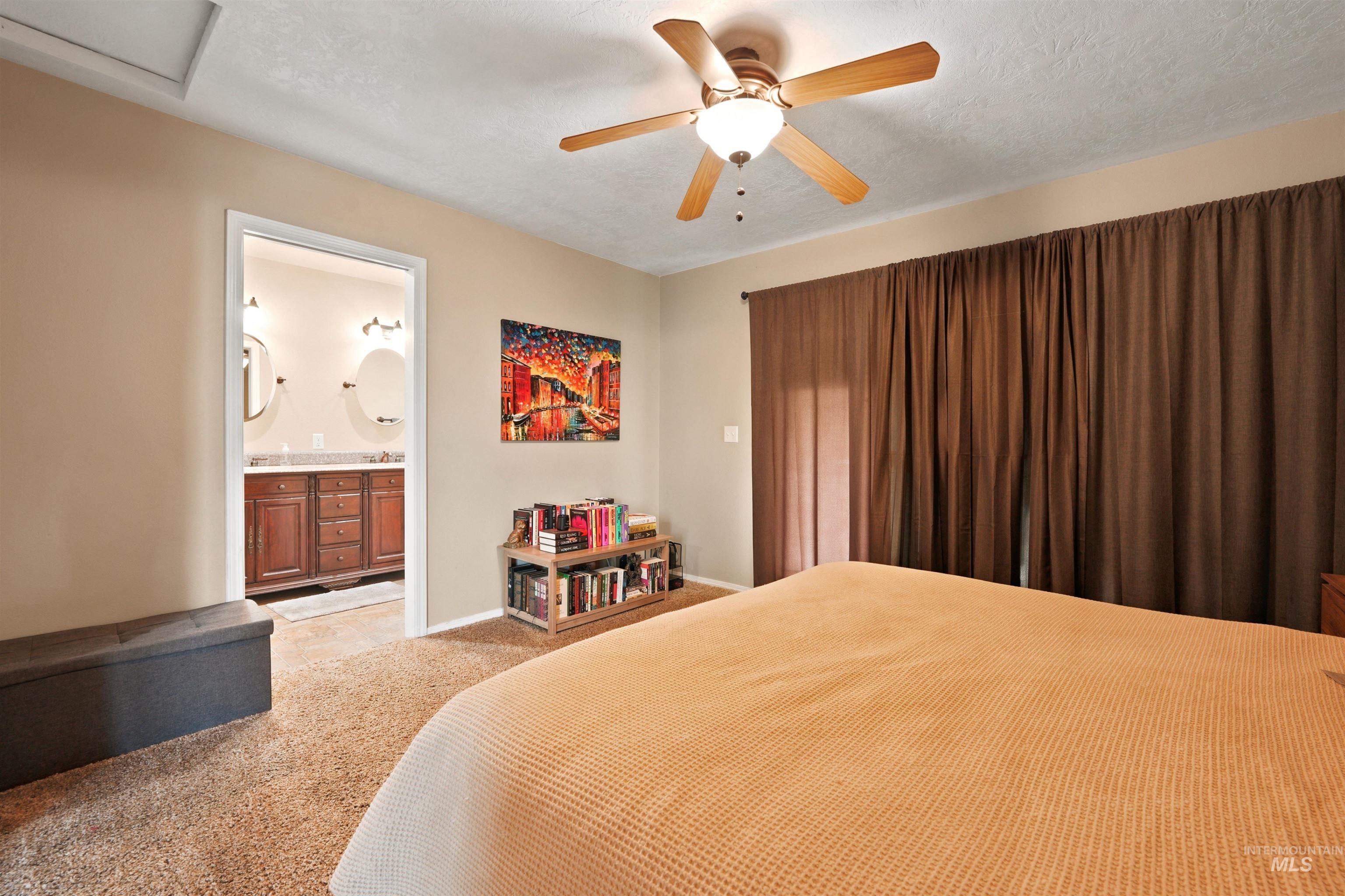 1059 Valley Property Photo 18