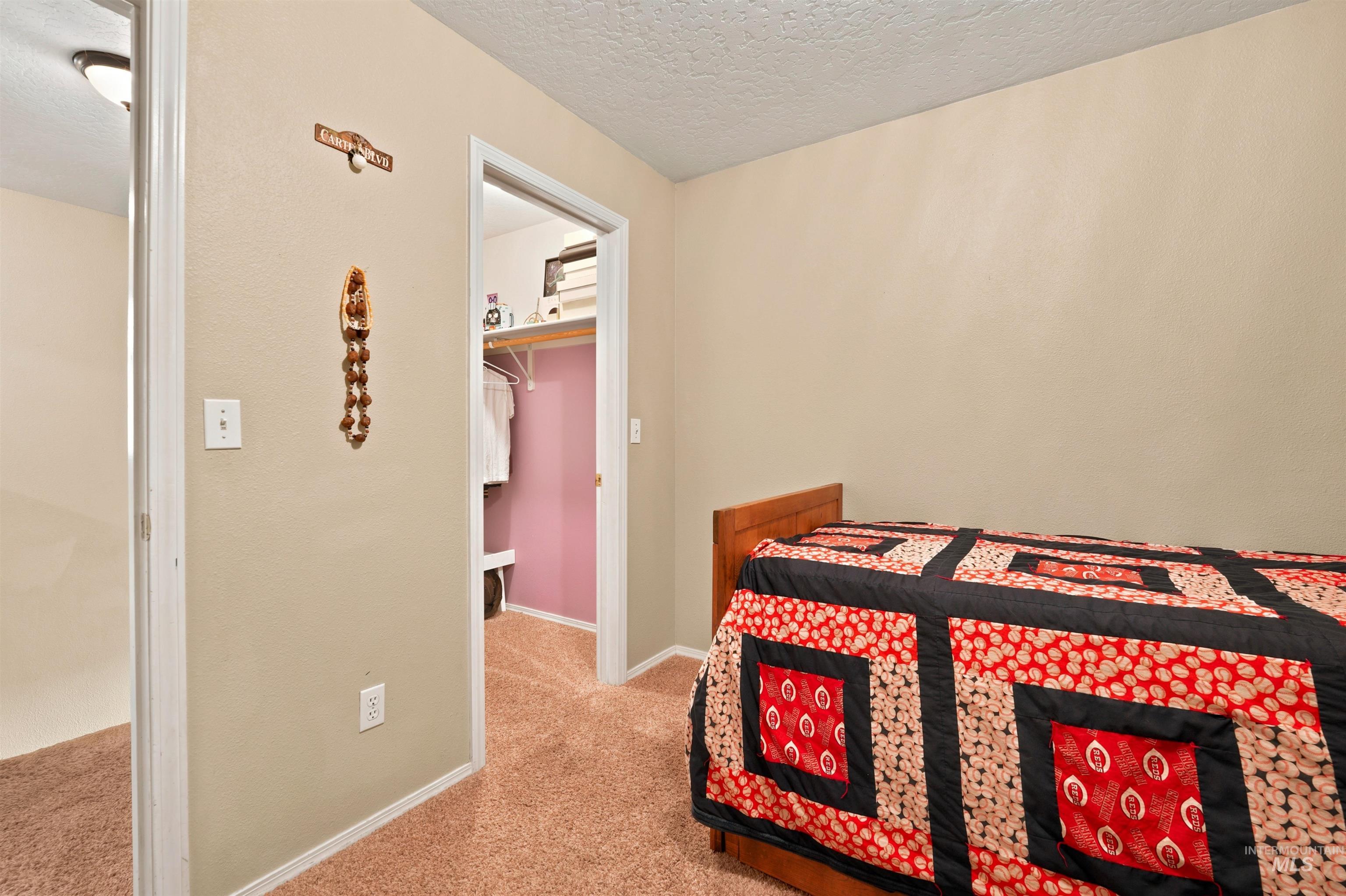 1059 Valley Property Photo 22