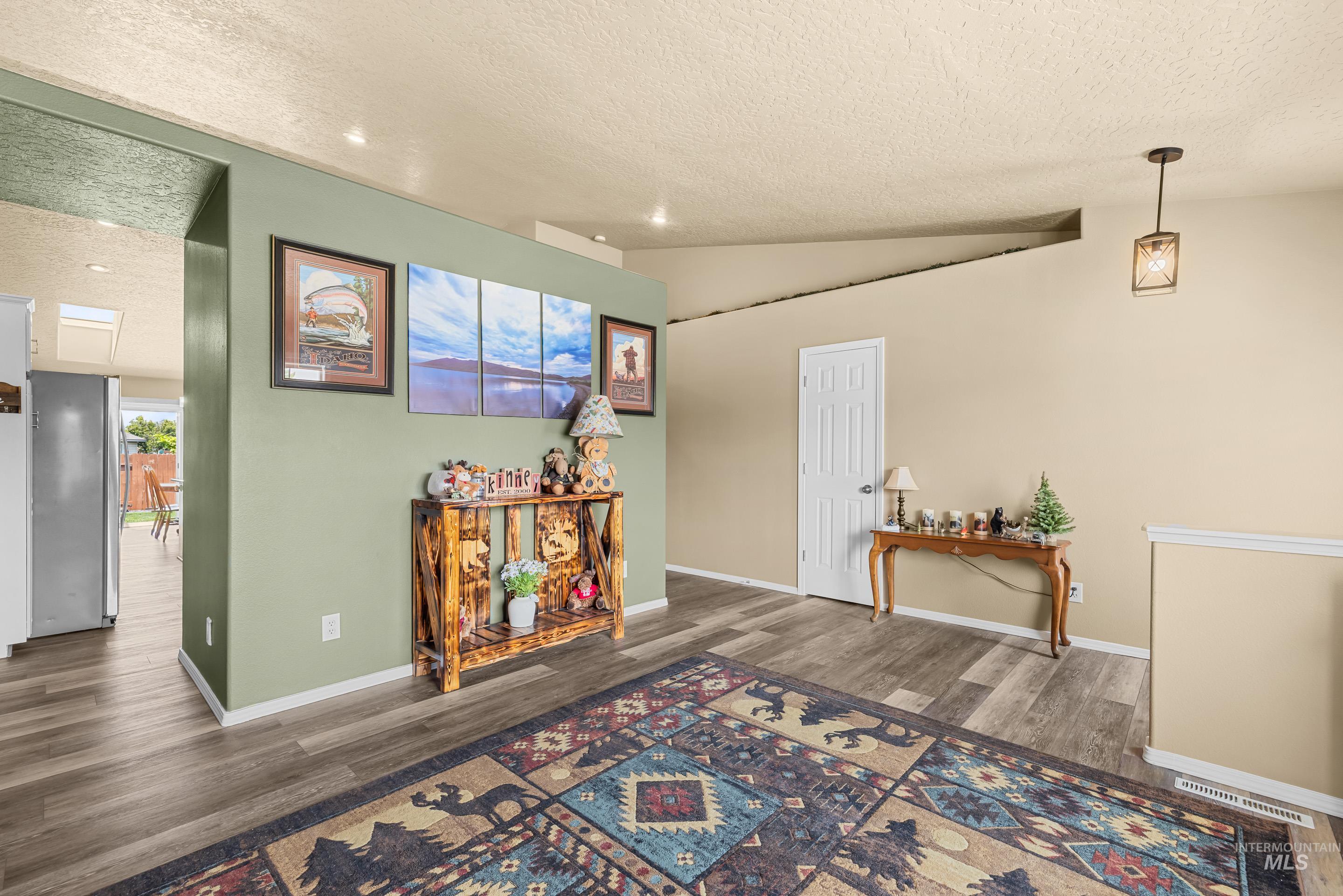 3408 Saraset Cir Property Photo 6