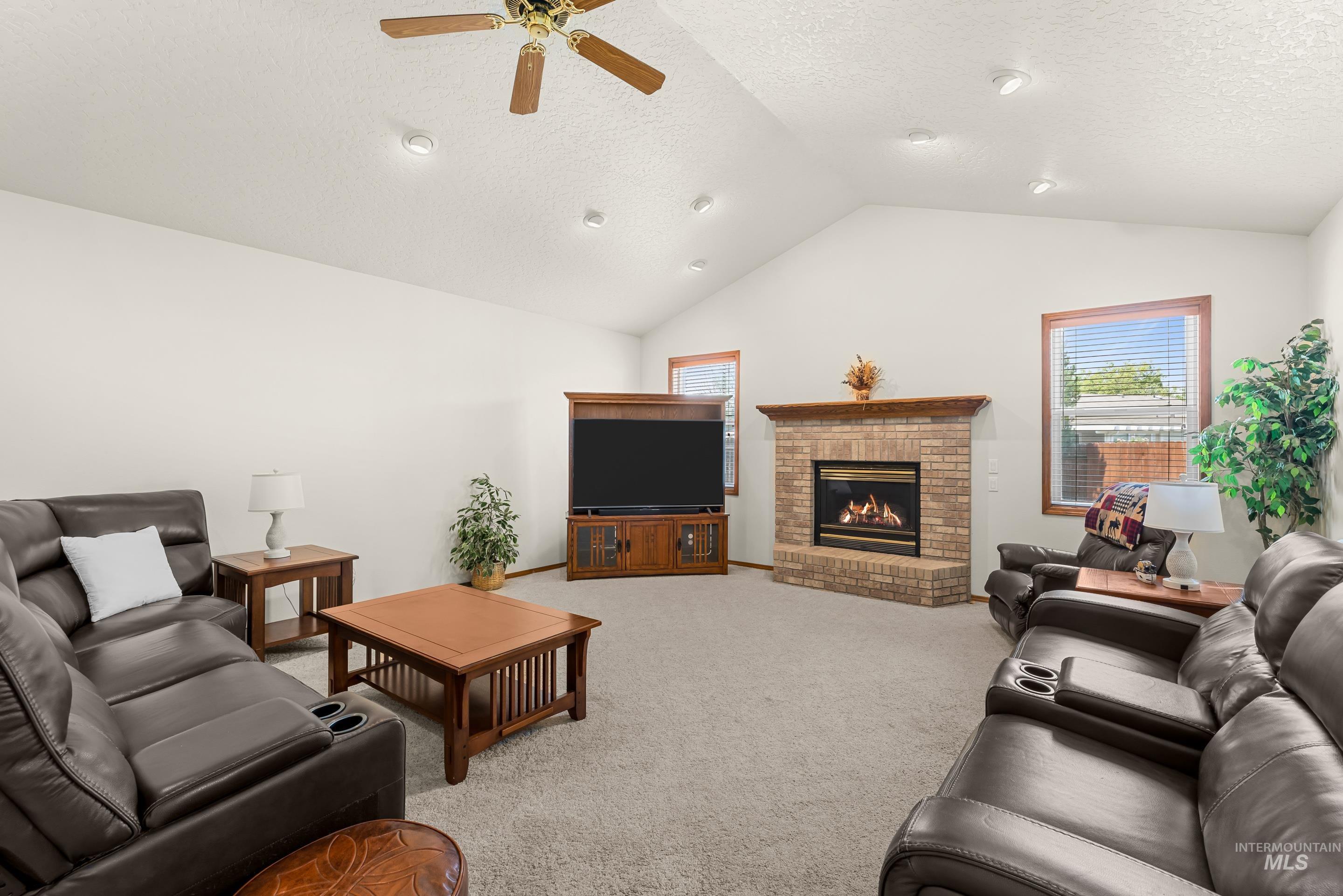 3408 Saraset Cir Property Photo 15