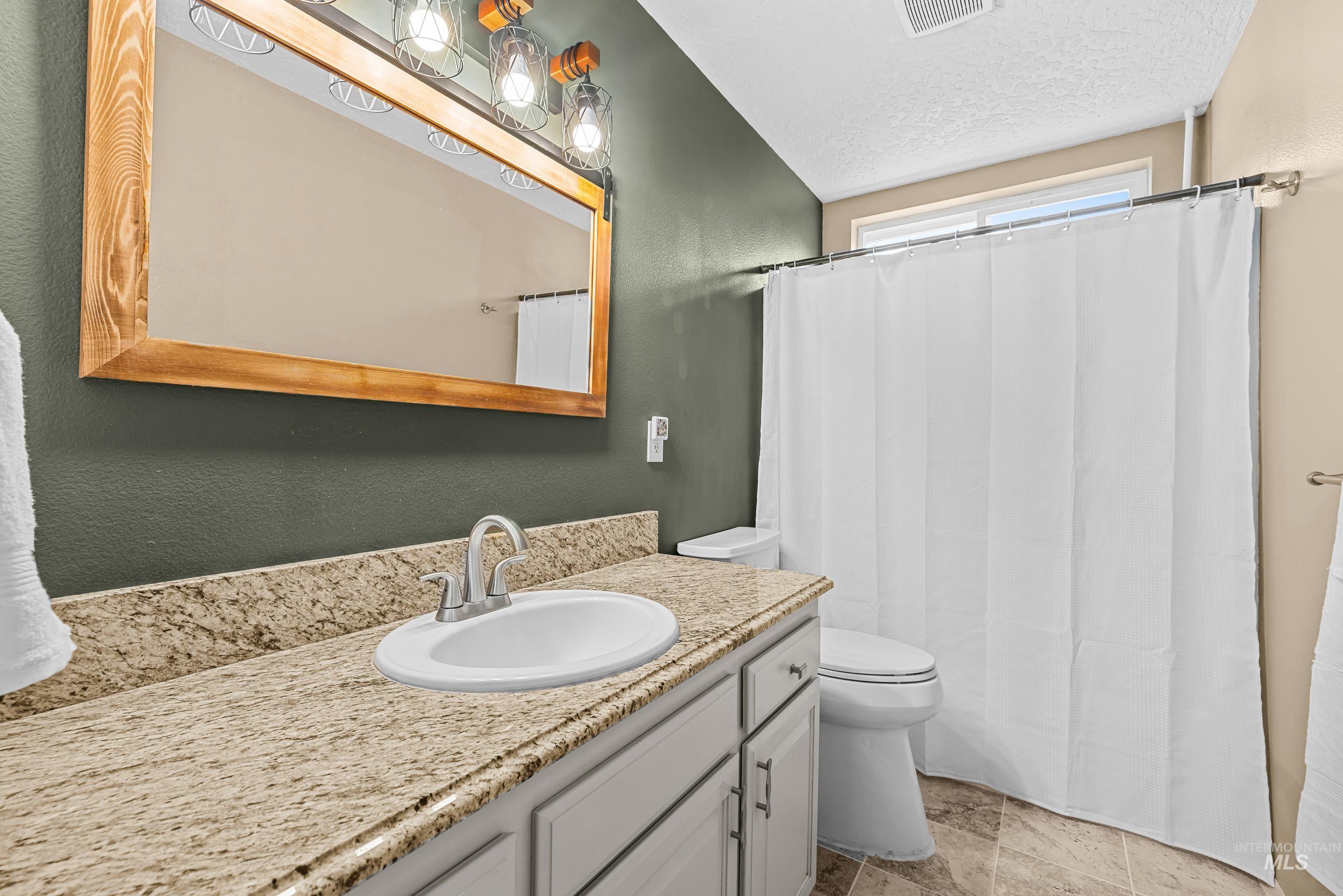 3408 Saraset Cir Property Photo 27
