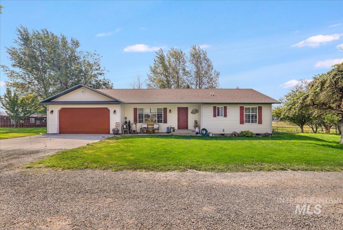 2123 E 3970 N