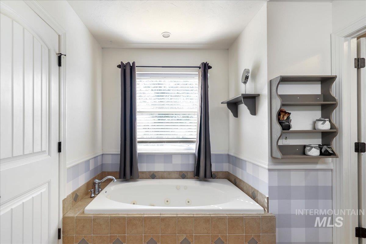 2123 E 3970 N Property Photo 19
