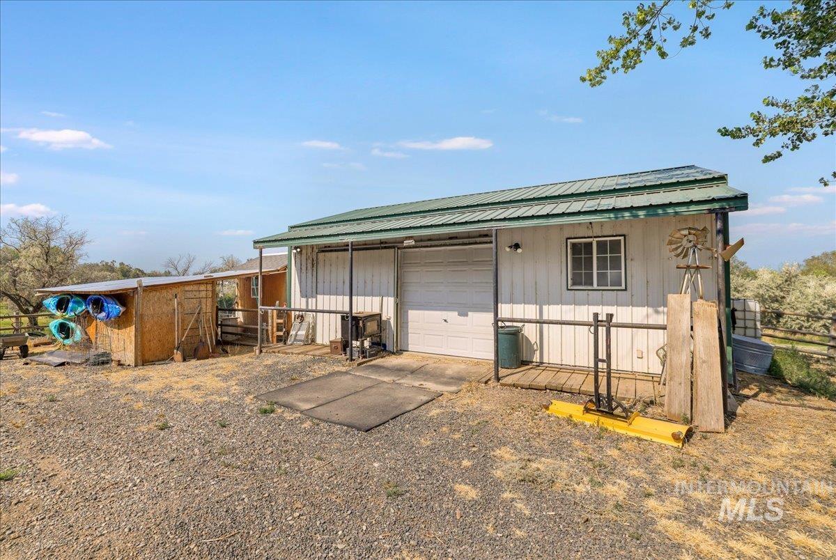 2123 E 3970 N Property Photo 28