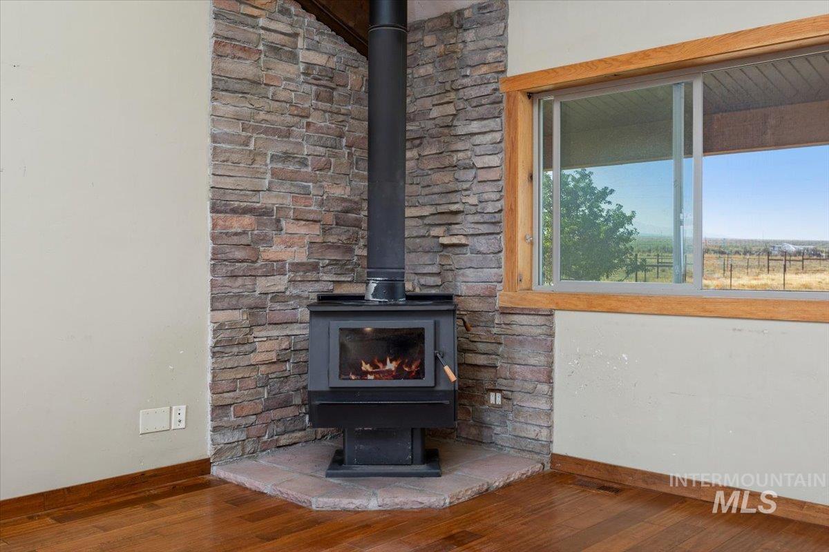 1206 E 2000 S Property Photo 8