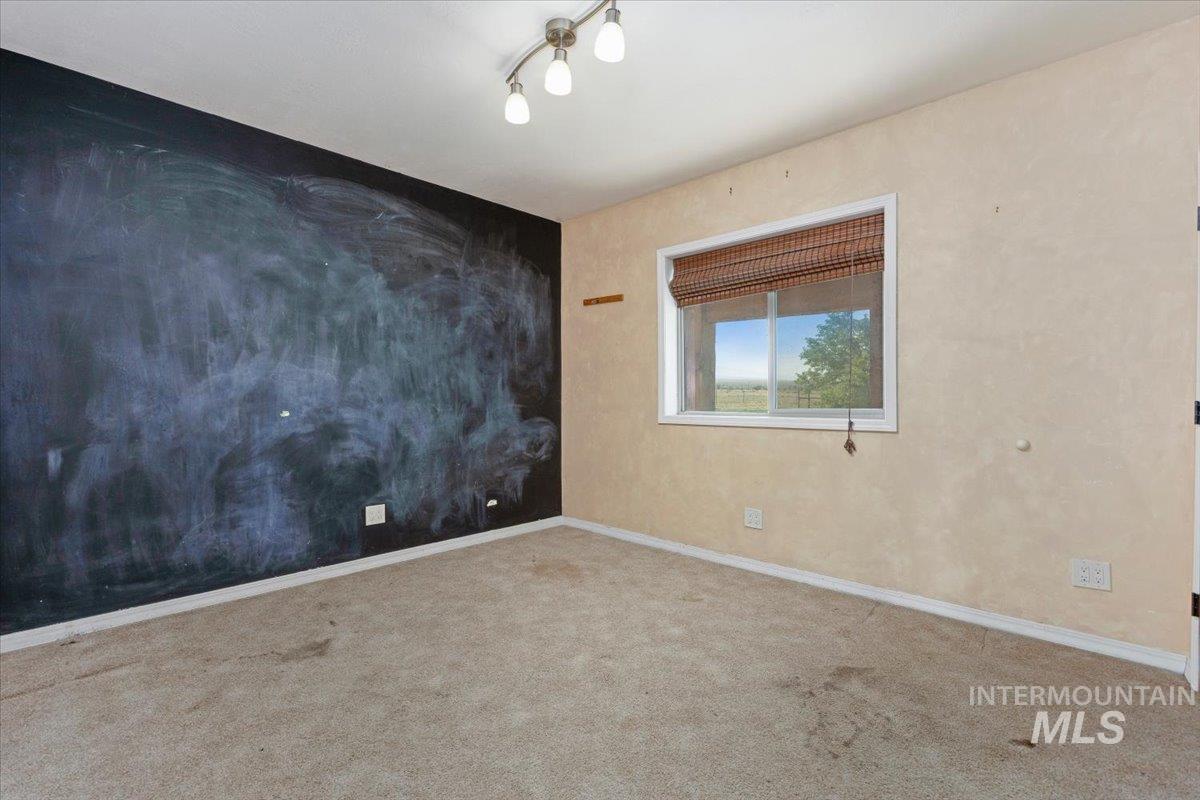 1206 E 2000 S Property Photo 25